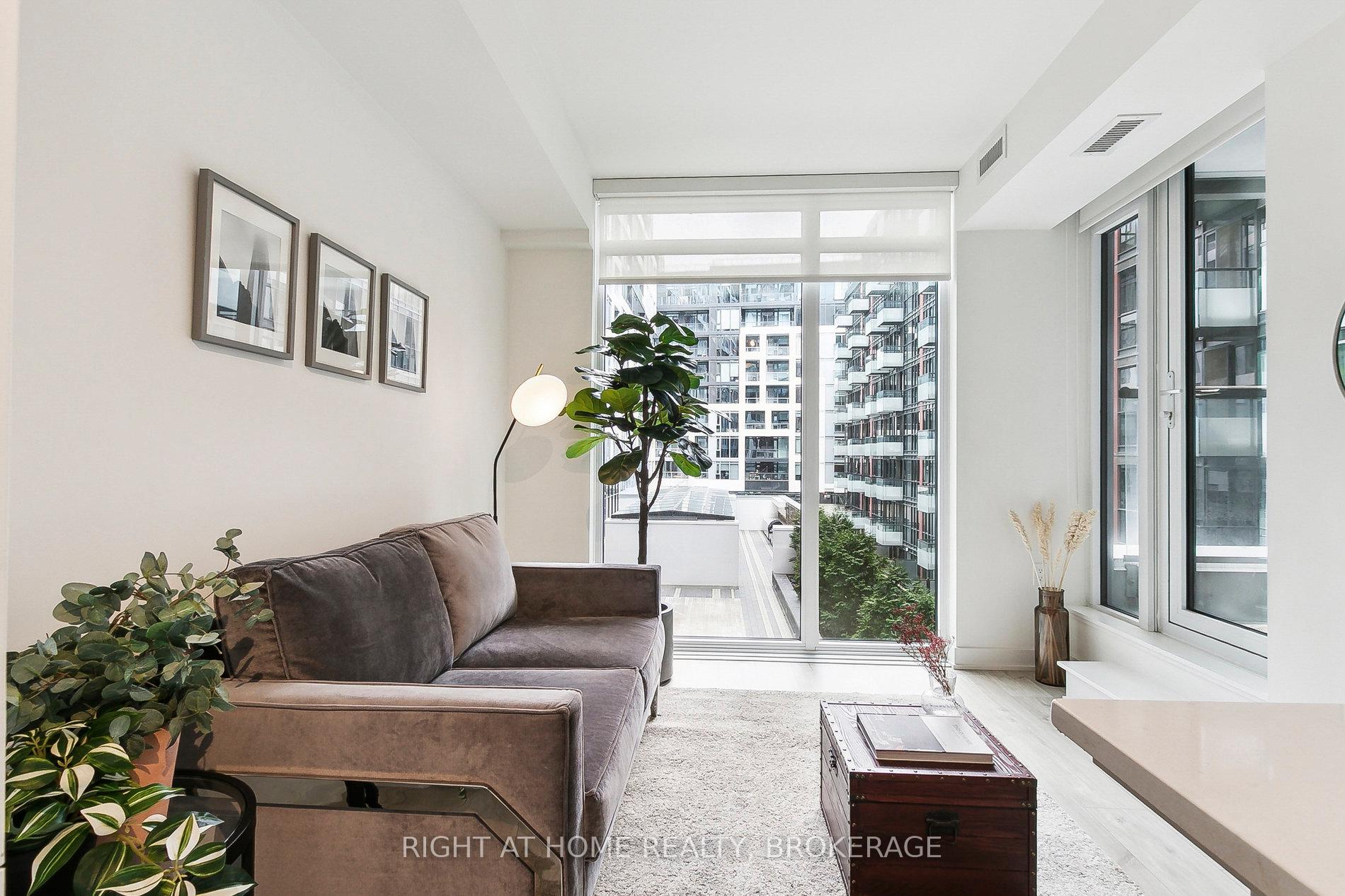 Front of Unit 302E, 576 Front Street W