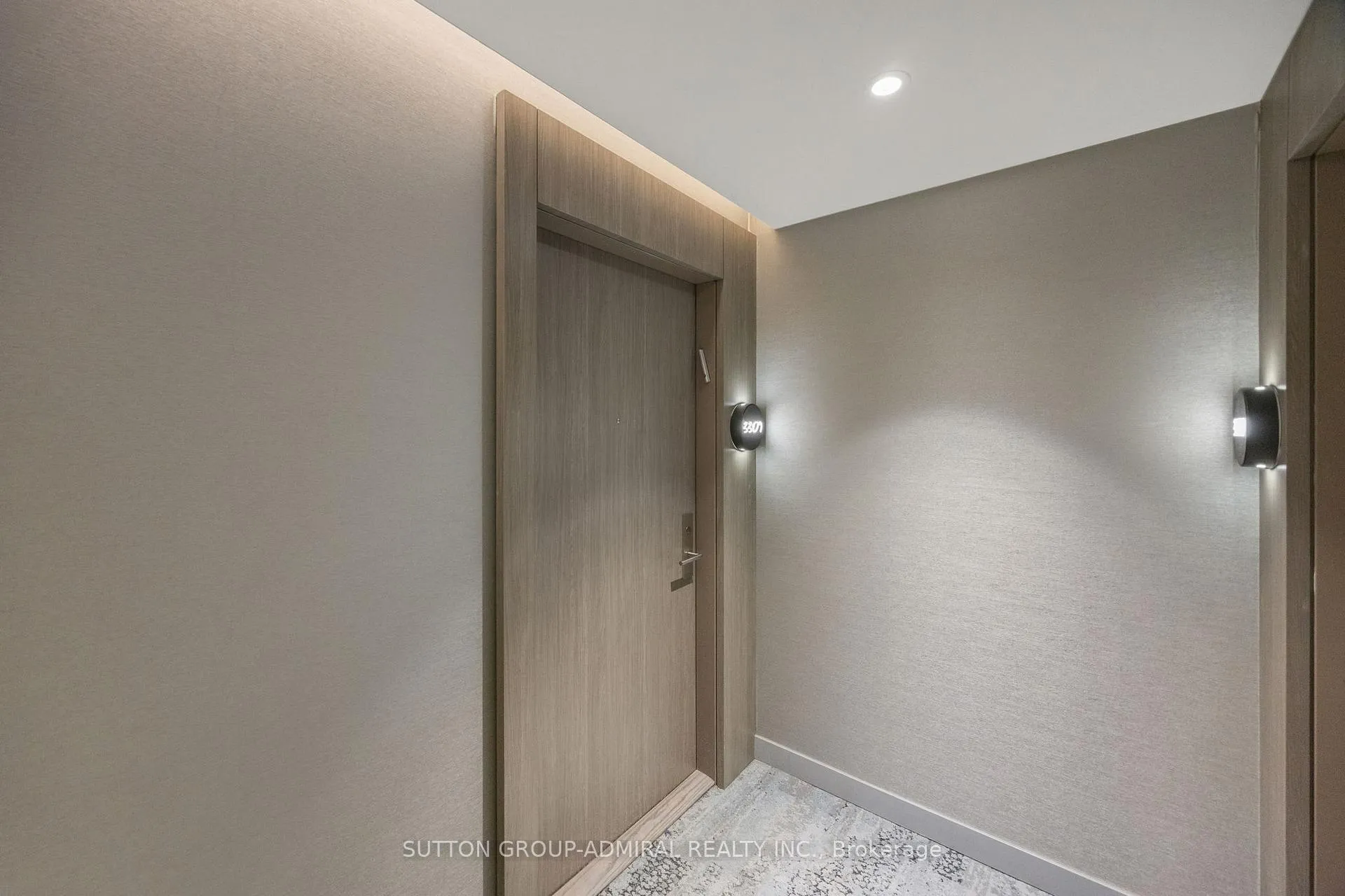 Photo 2 of Unit 3309, 161 Roehampton Avenue, Toronto, Mount Pleasant West — HOMEH
