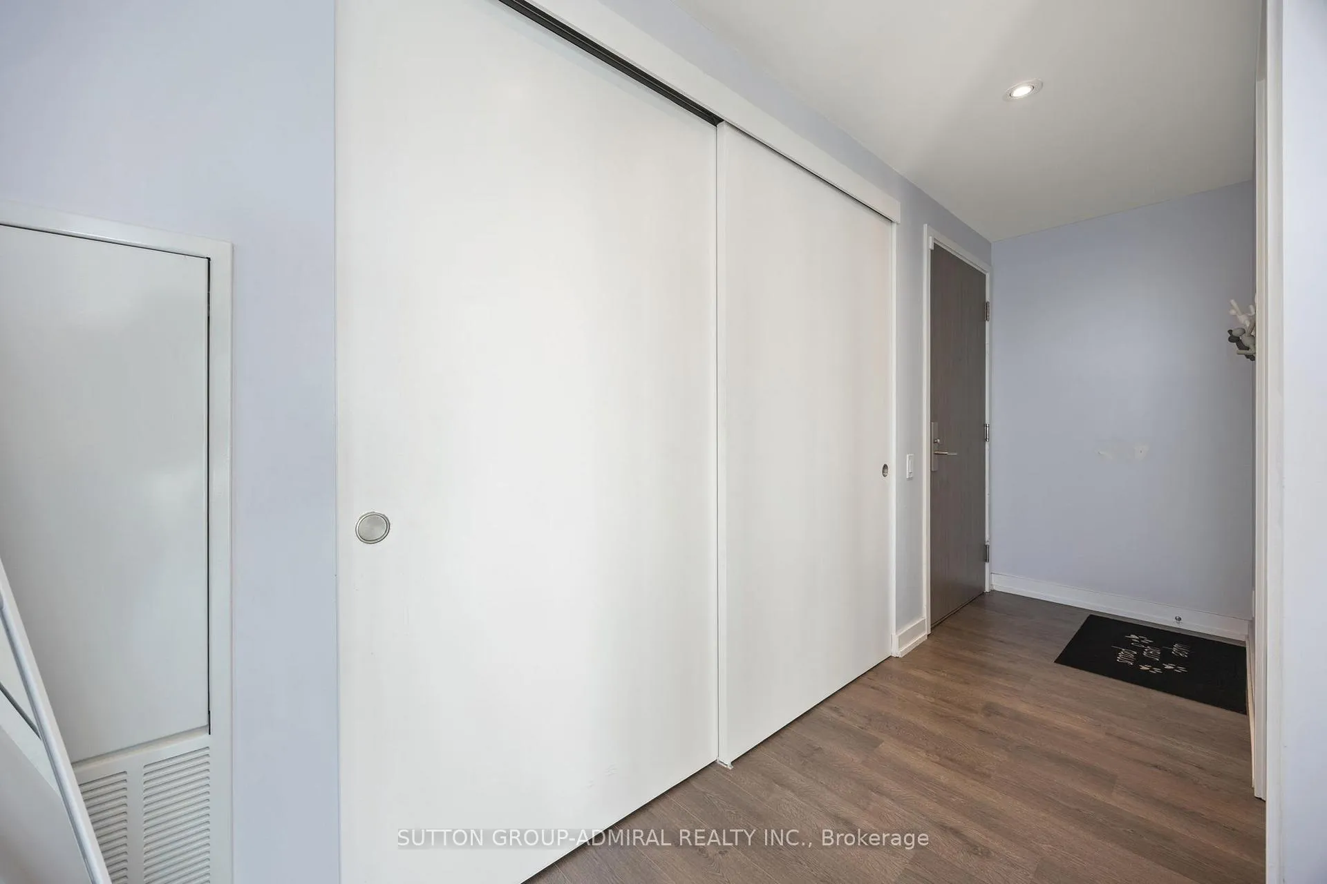 Photo 3 of Unit 3309, 161 Roehampton Avenue, Toronto, Mount Pleasant West — HOMEH