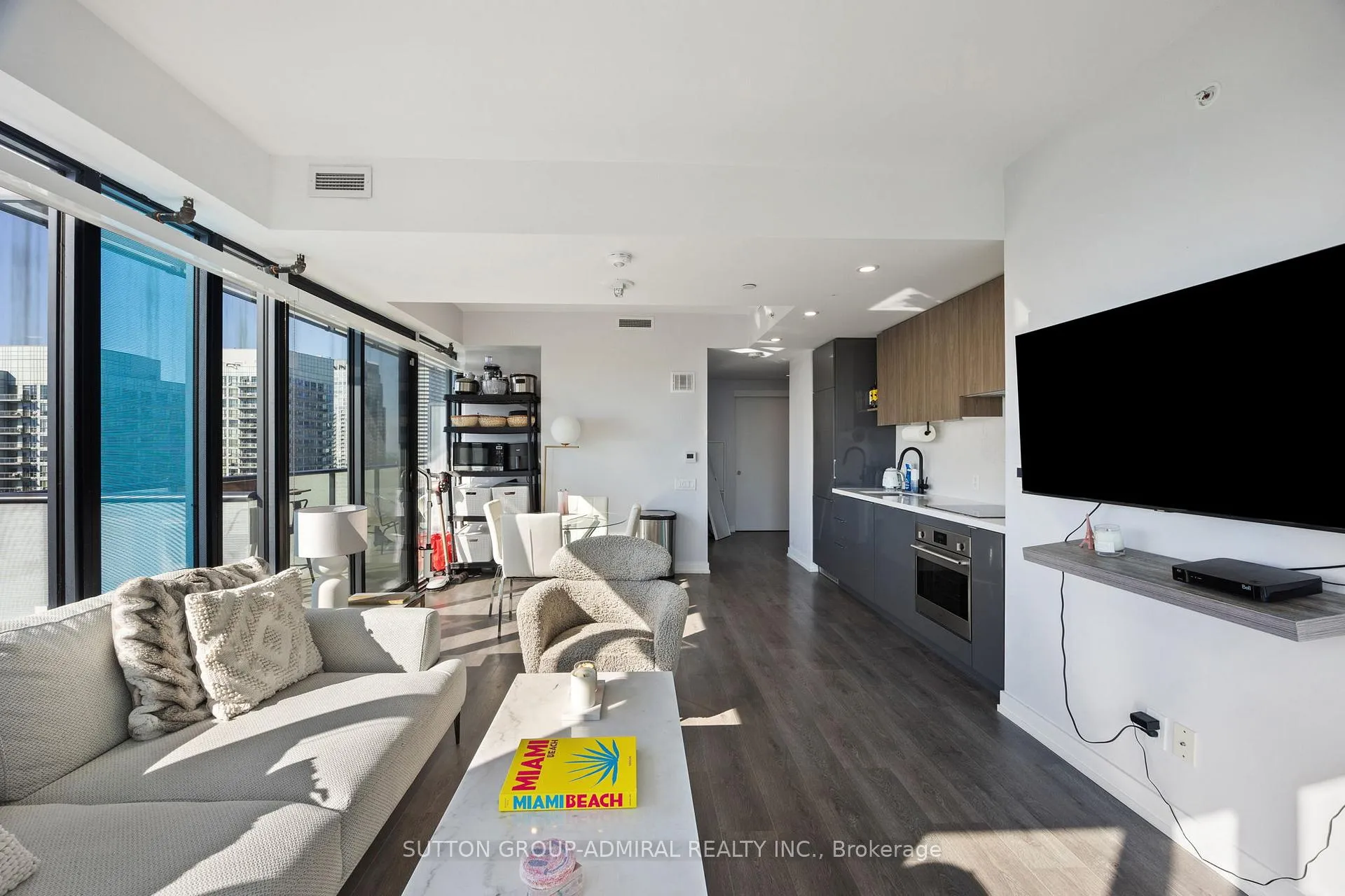 Photo 10 of Unit 3309, 161 Roehampton Avenue, Toronto, Mount Pleasant West — HOMEH