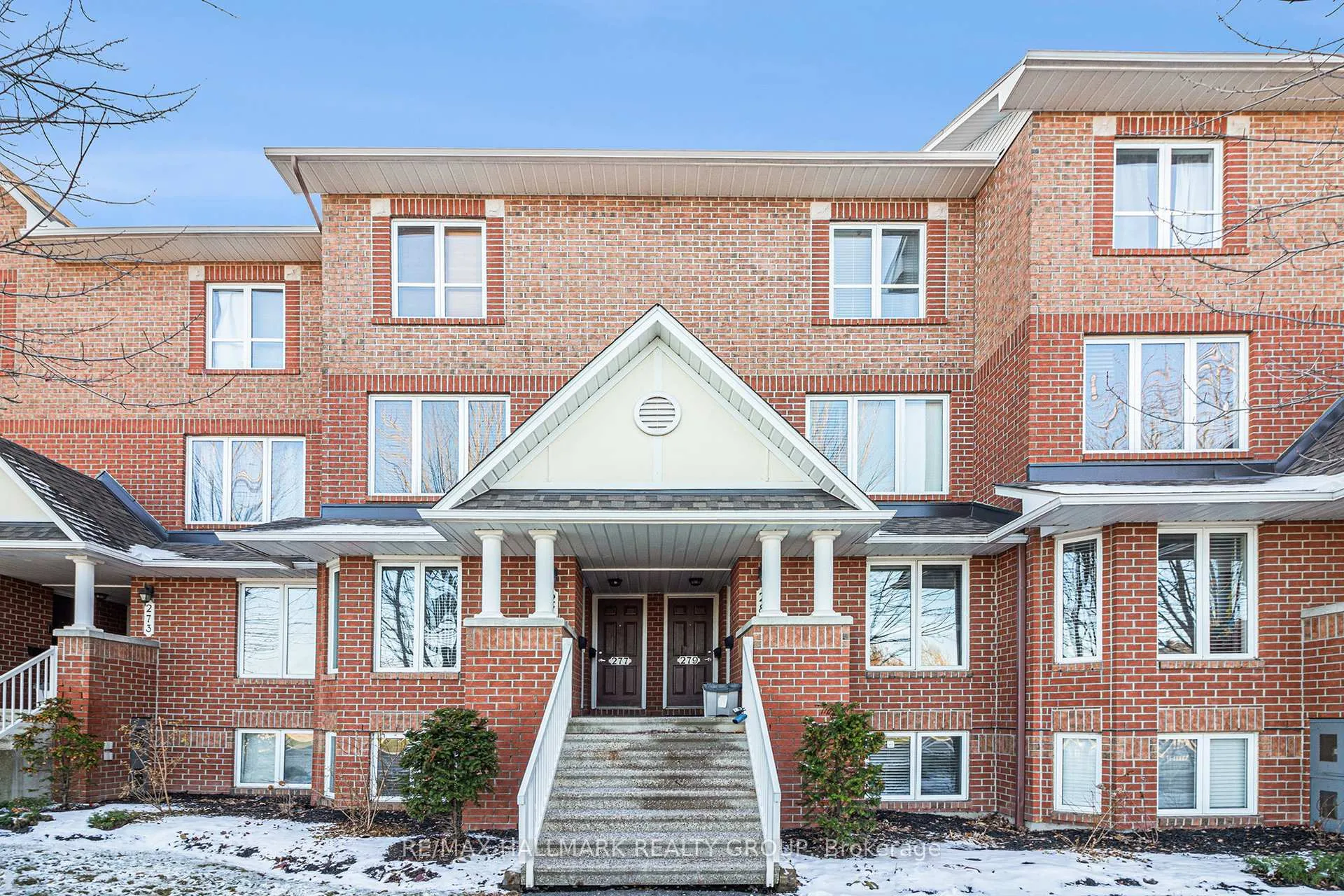 Front of 275 Aquaview Drive