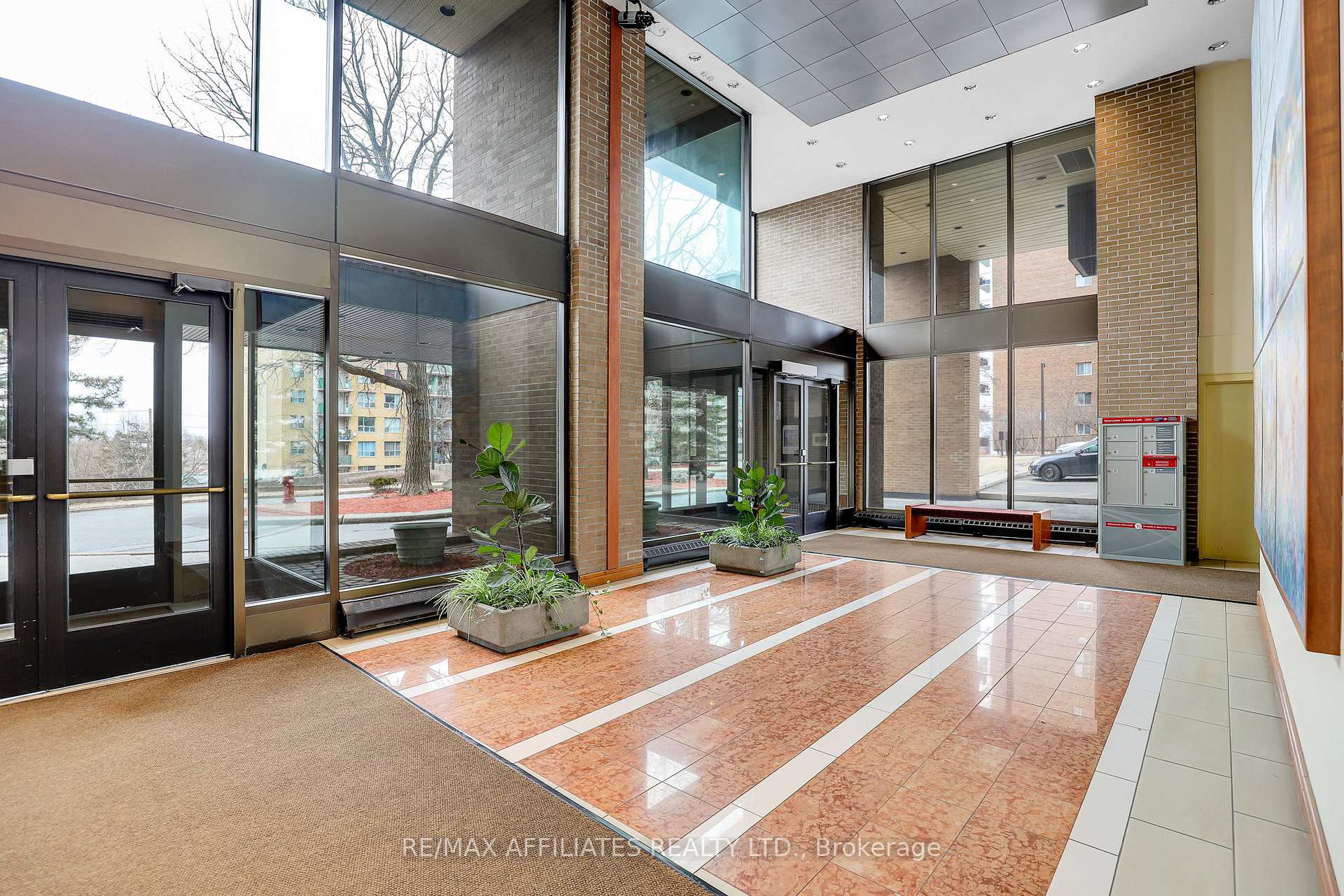 Photo 5 of Unit 2506, 505 St Laurent Boulevard, Ottawa, Viscount Alexander Park — HOMEH