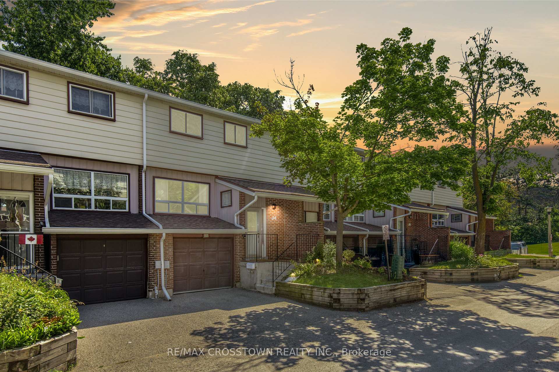 Photo 2 of Unit J4, 63 Ferris Lane, Barrie, Cundles East — HOMEH