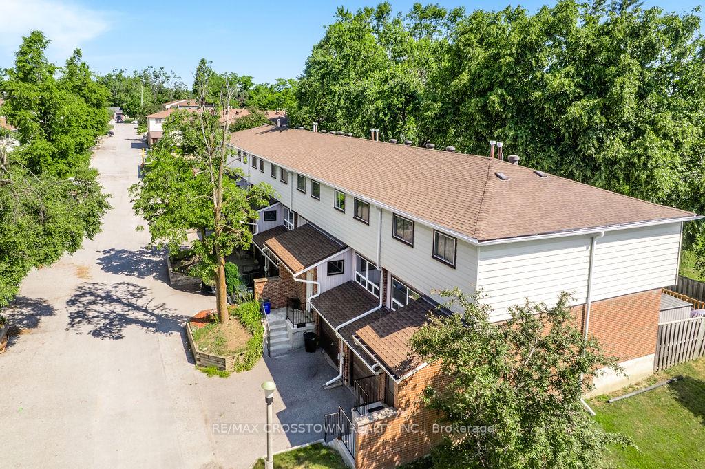 Photo 3 of Unit J4, 63 Ferris Lane, Barrie, Cundles East — HOMEH