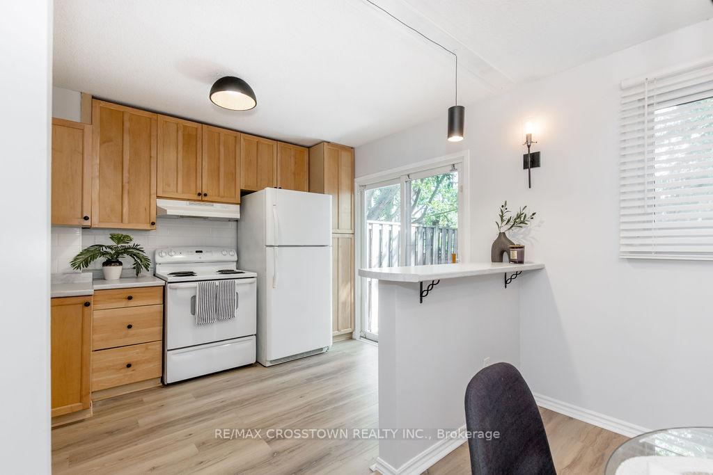 Photo 16 of Unit J4, 63 Ferris Lane, Barrie, Cundles East — HOMEH