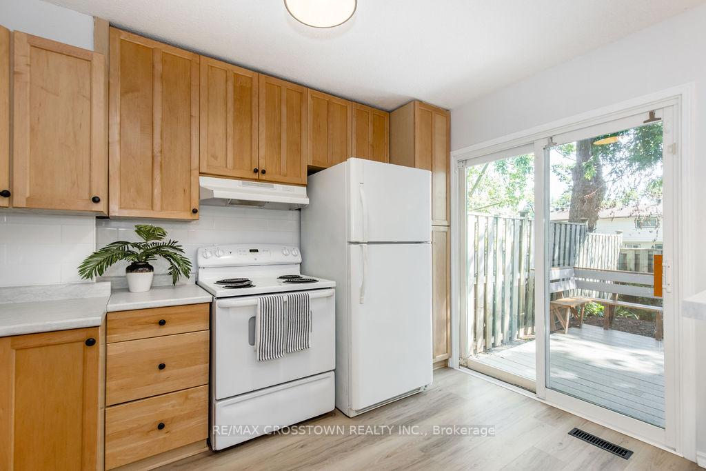 Photo 17 of Unit J4, 63 Ferris Lane, Barrie, Cundles East — HOMEH