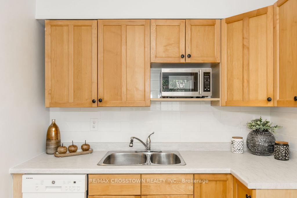 Photo 19 of Unit J4, 63 Ferris Lane, Barrie, Cundles East — HOMEH