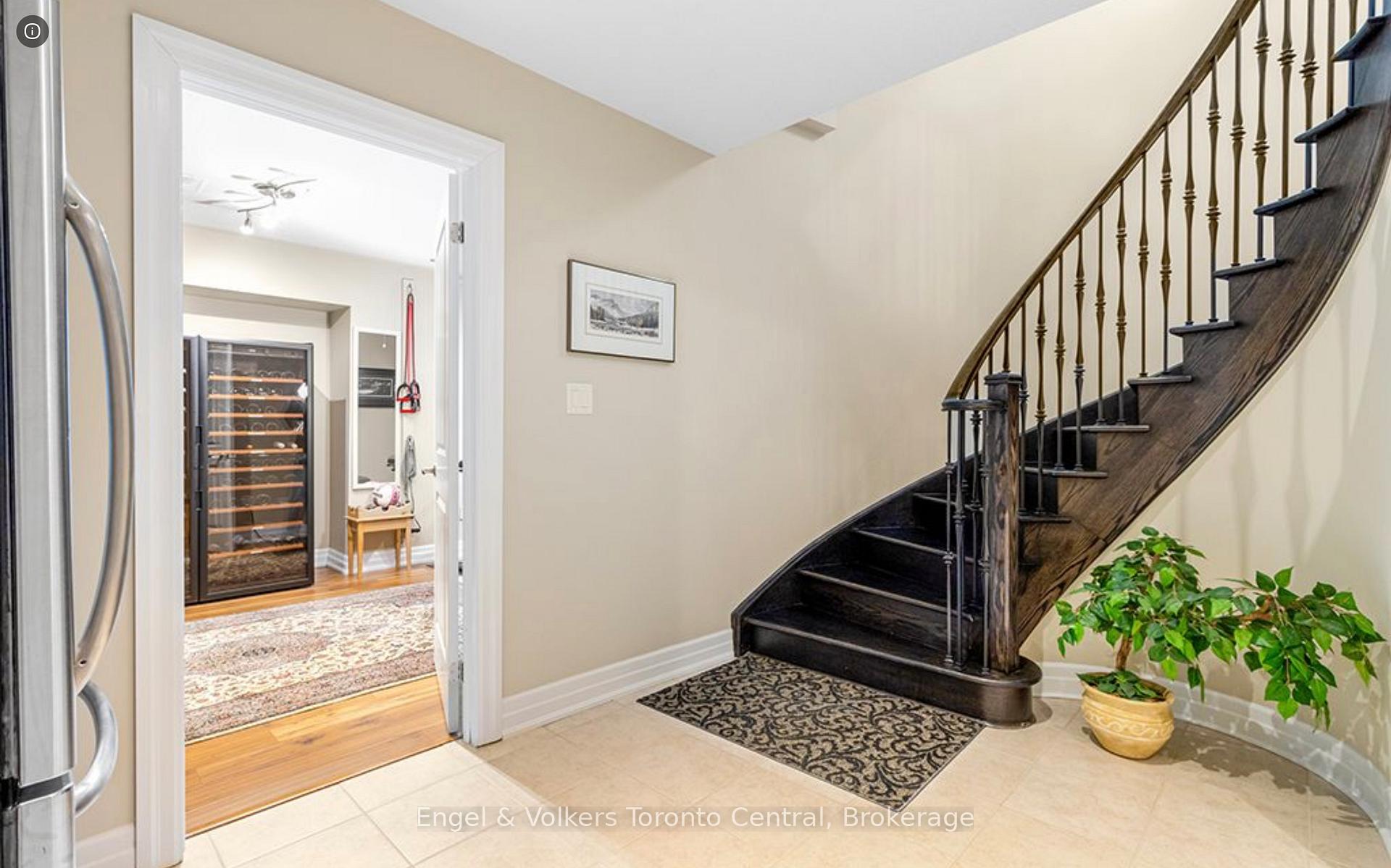 Photo 23 of Unit 7, 1 Westmount Mews, Collingwood — HOMEH