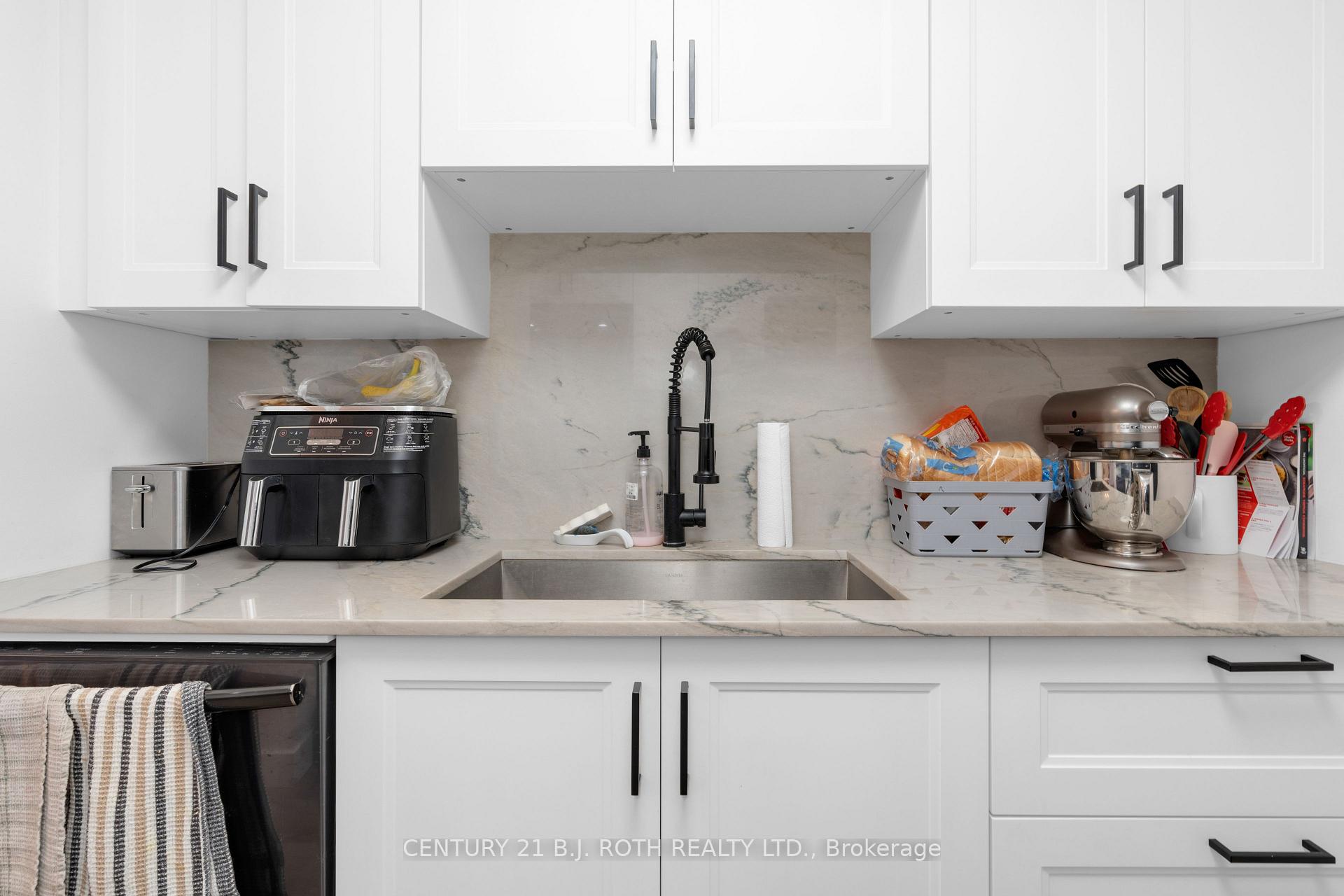 Photo 5 of Unit A2, 175 Edgehill Drive, Barrie, Letitia Heights — HOMEH