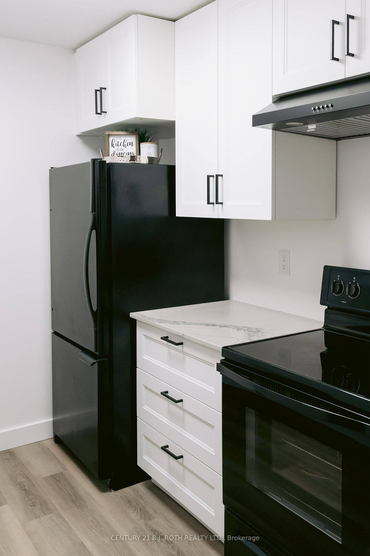 Photo 6 of Unit A2, 175 Edgehill Drive, Barrie, Letitia Heights — HOMEH