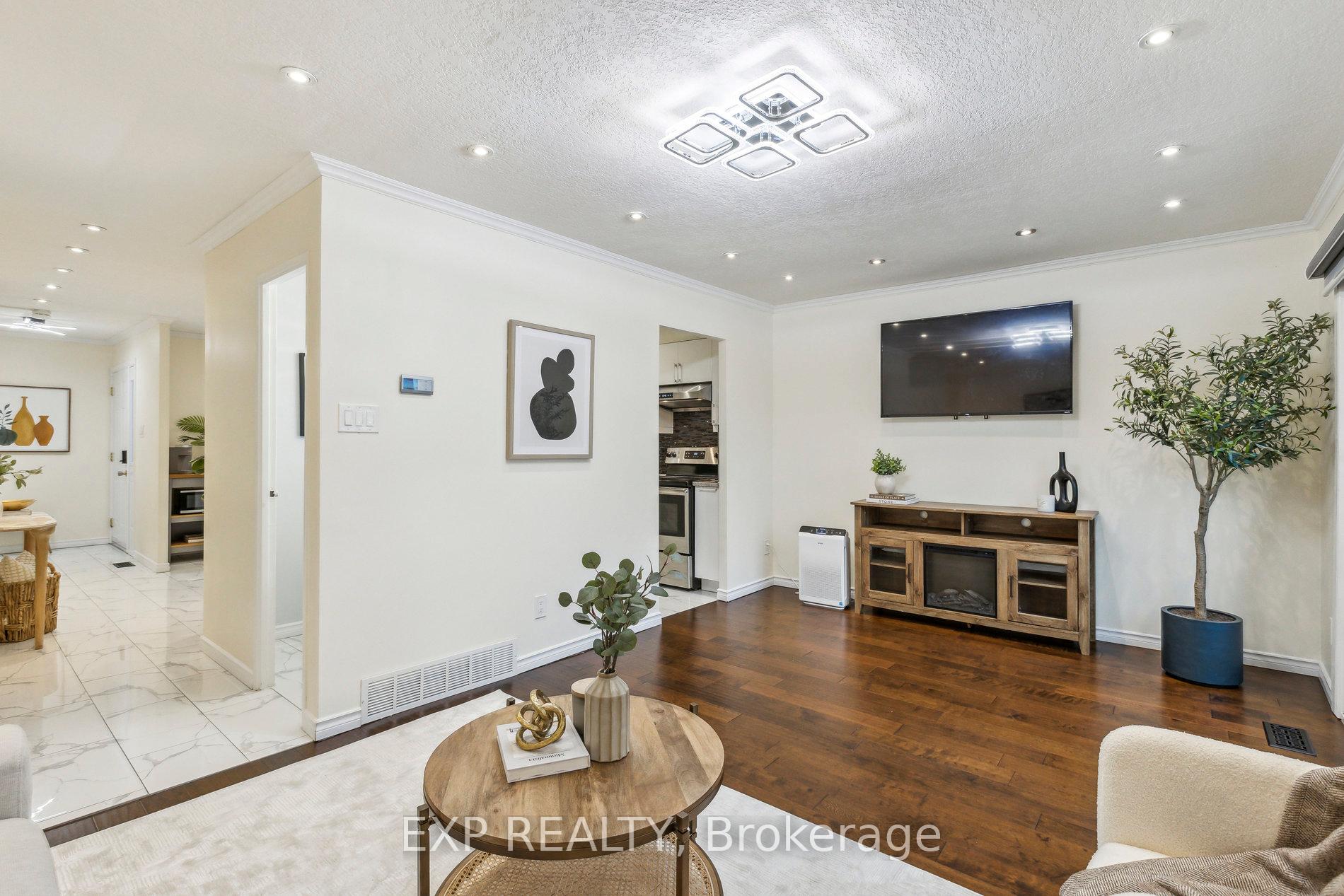 Photo 9 of Unit 3, 407 Keats Way, Waterloo — HOMEH