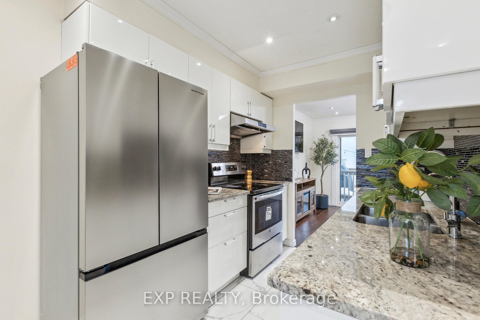 Photo 10 of Unit 3, 407 Keats Way, Waterloo — HOMEH