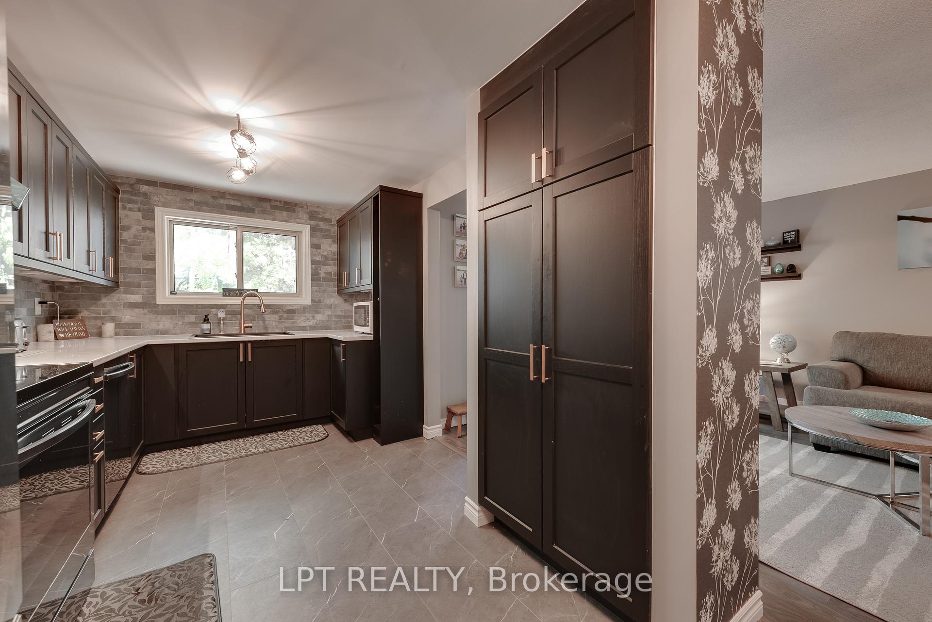 Photo 13 of 5 Evergreen Court, Barrie, Ardagh — HOMEH