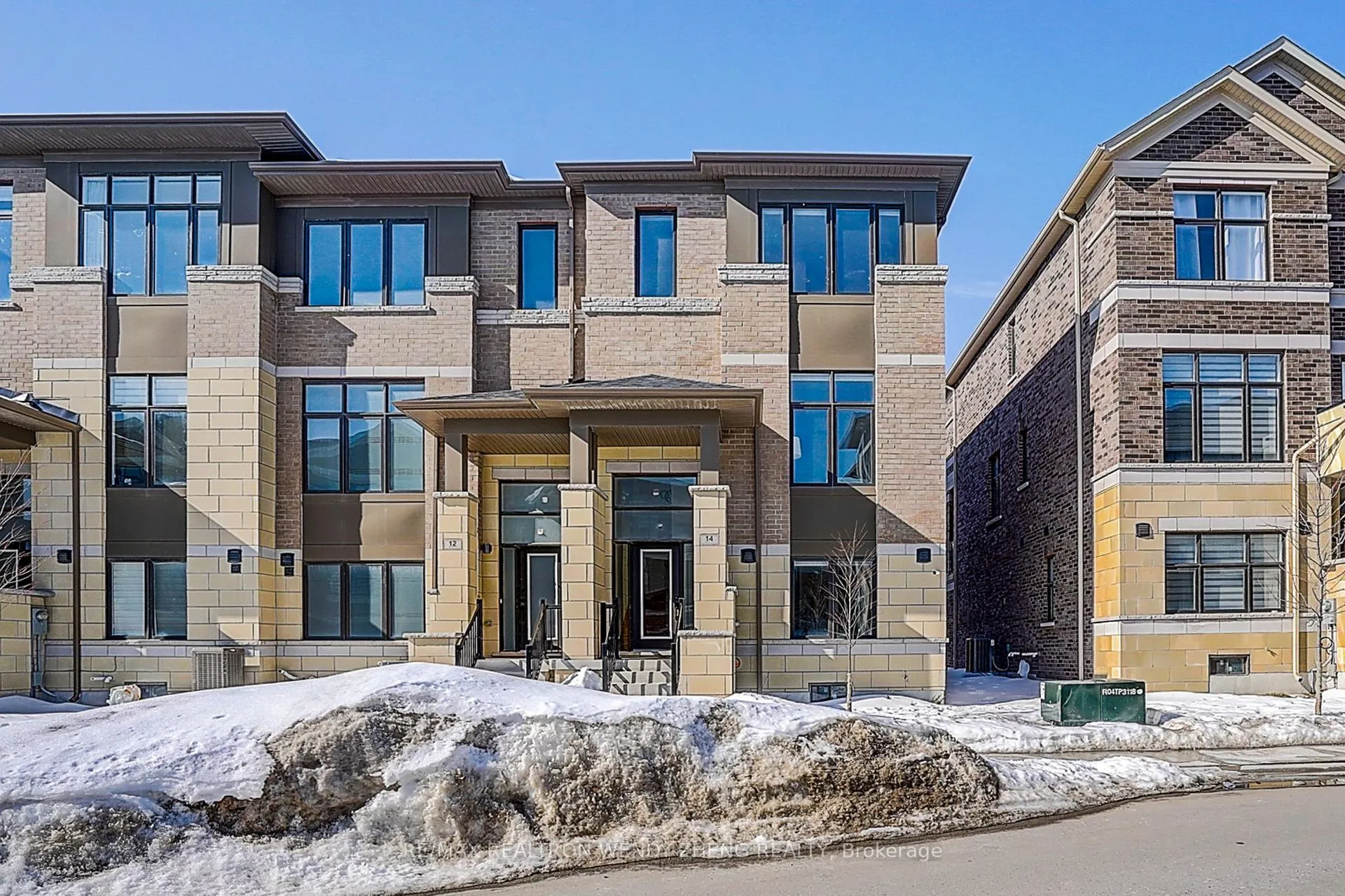 Photo 2 of 14 Kahshe Lane, Richmond Hill, Rural Richmond Hill — HOMEH