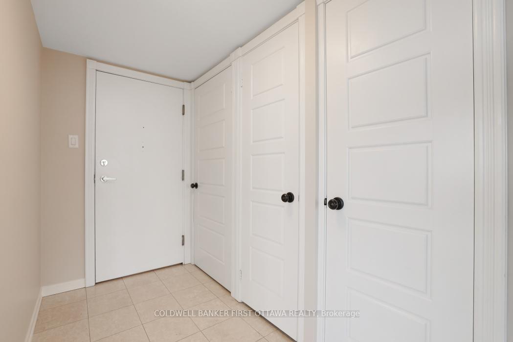Photo 6 of Unit 904, 1510 Riverside Drive, Ottawa, Riverview Park — HOMEH