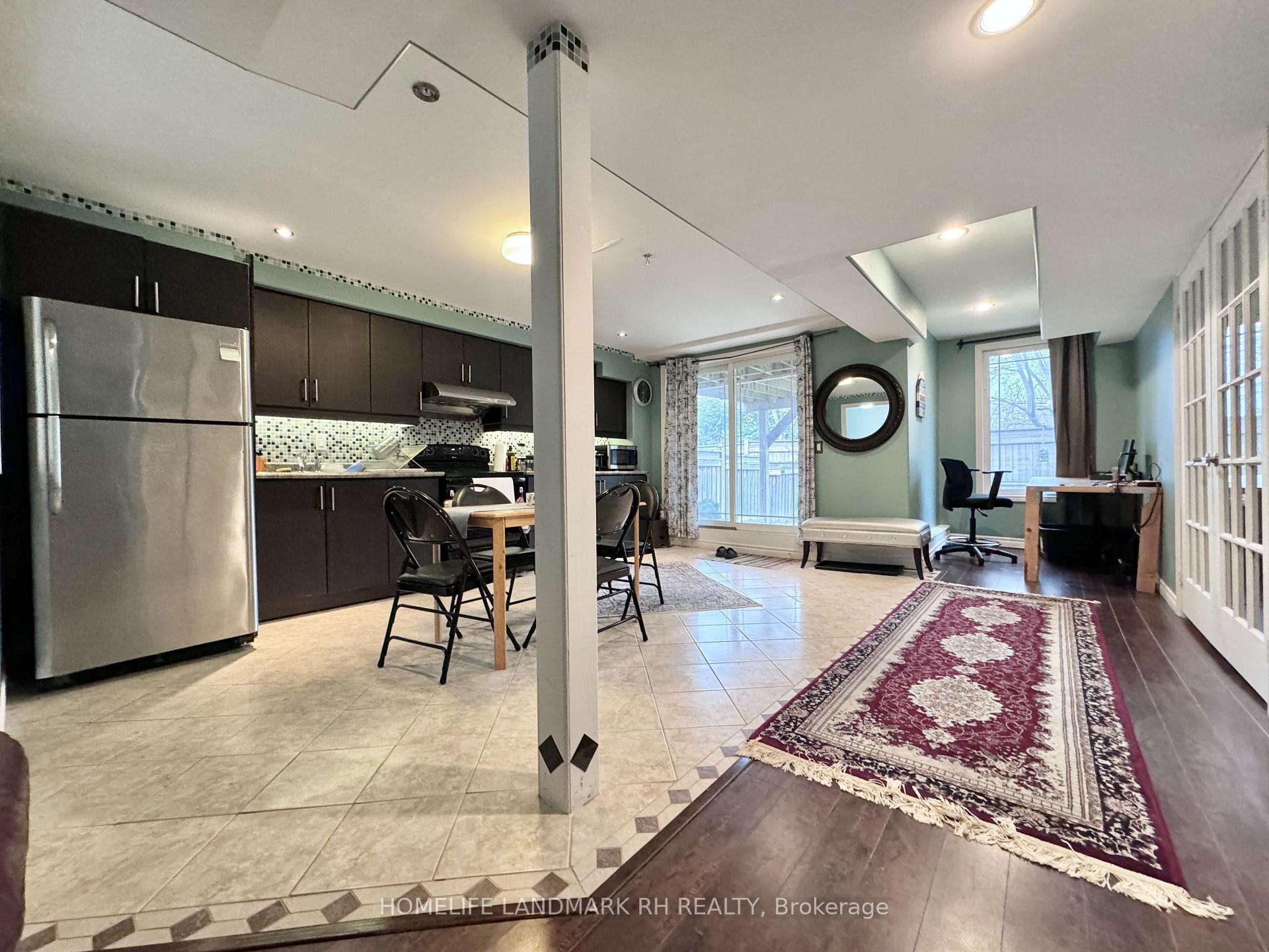 Photo 3 of Unit BSMT, 28 Spring Farm Road, Aurora, Bayview Northeast — HOMEH