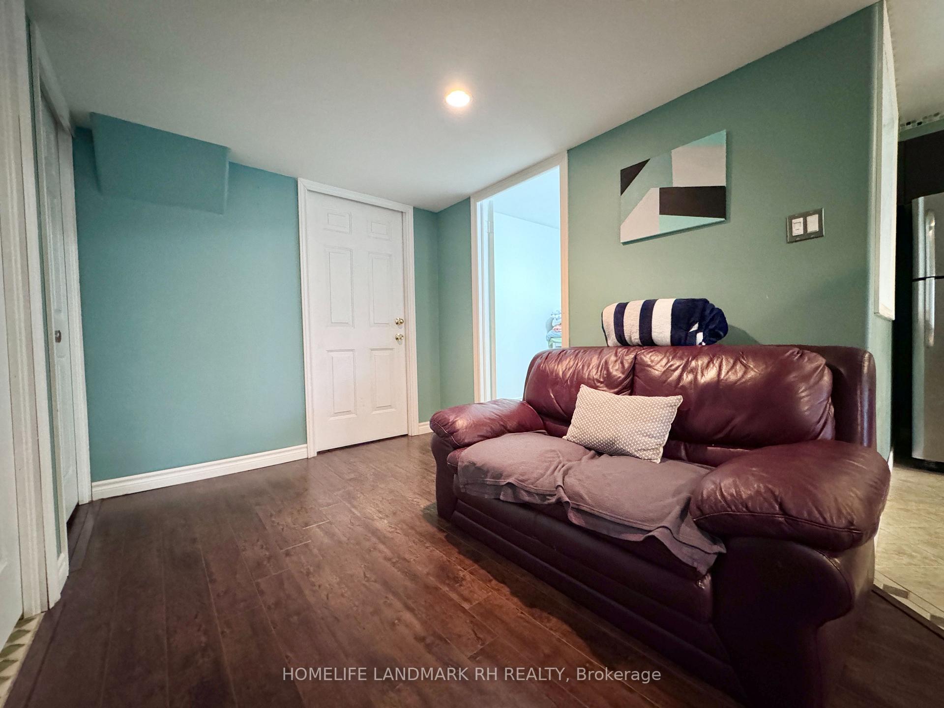 Photo 9 of Unit BSMT, 28 Spring Farm Road, Aurora, Bayview Northeast — HOMEH