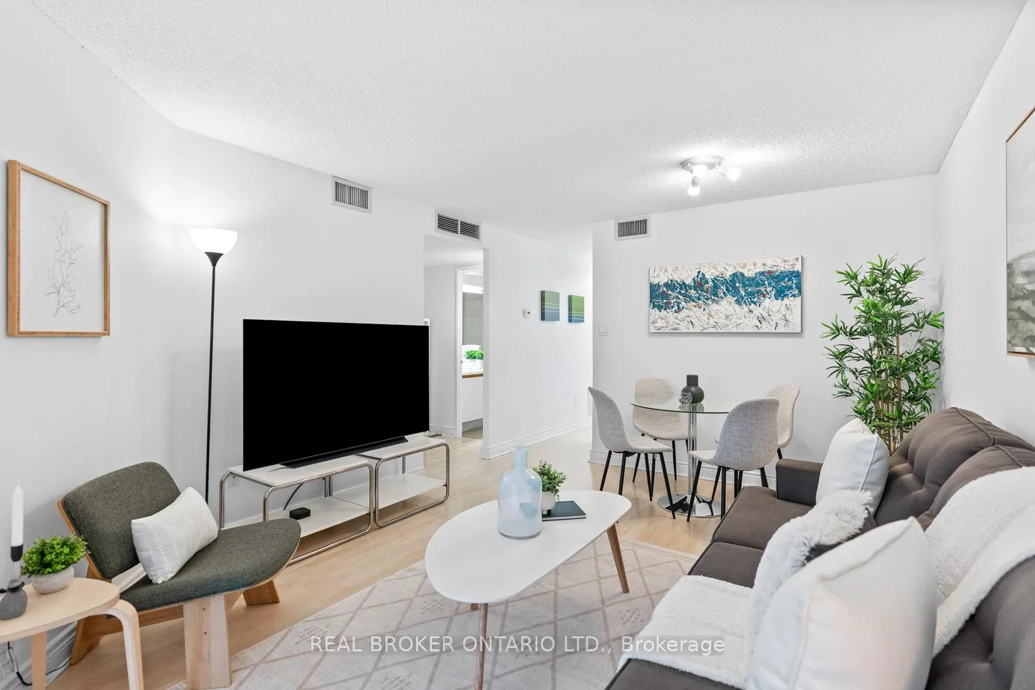 Photo 3 of Unit 223, 65 Scadding Avenue, Toronto, Waterfront Communities — HOMEH
