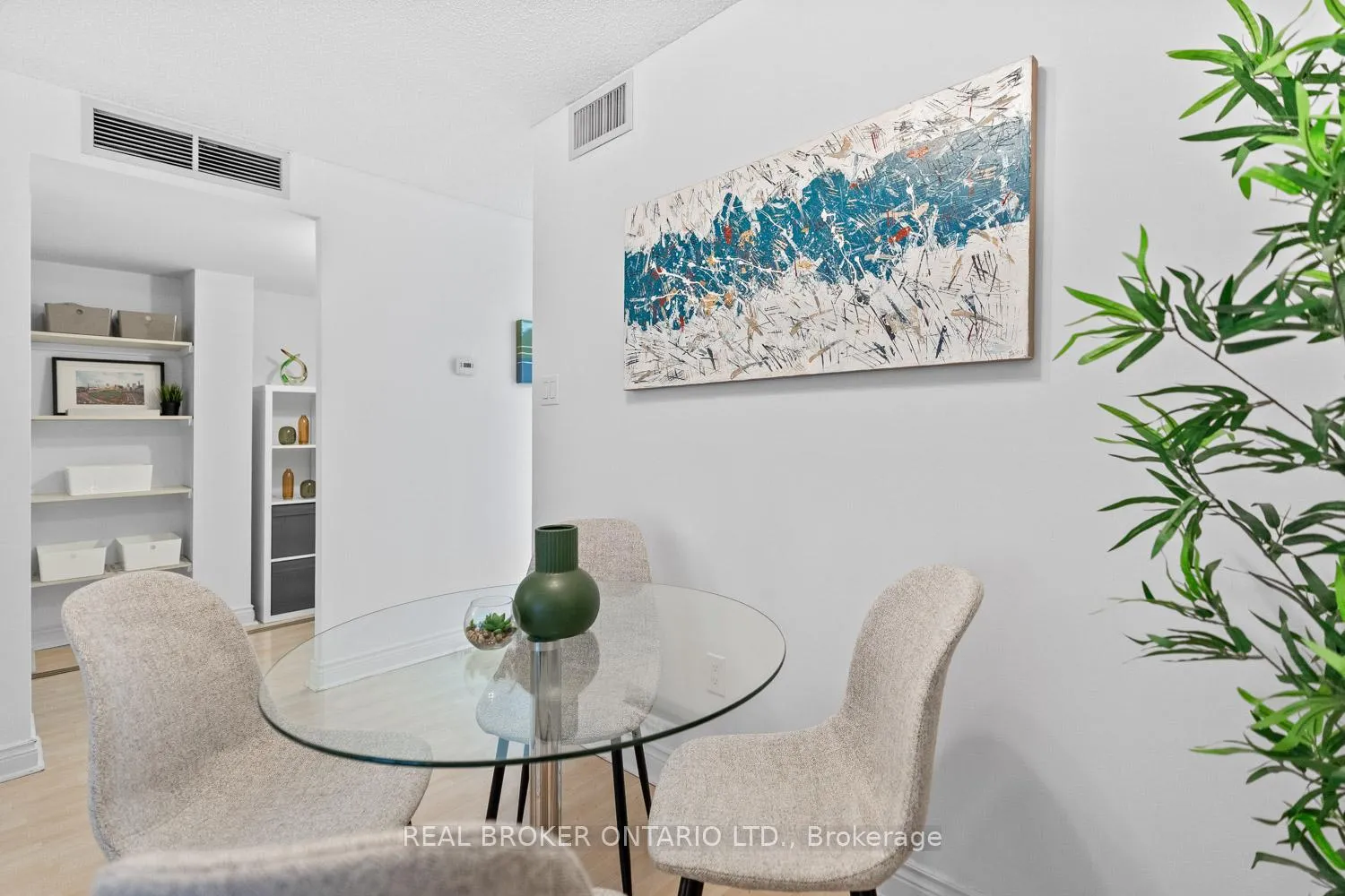 Photo 7 of Unit 223, 65 Scadding Avenue, Toronto, Waterfront Communities — HOMEH