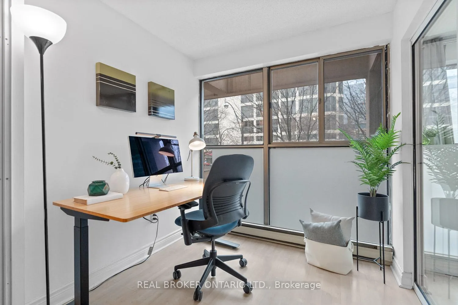 Photo 8 of Unit 223, 65 Scadding Avenue, Toronto, Waterfront Communities — HOMEH