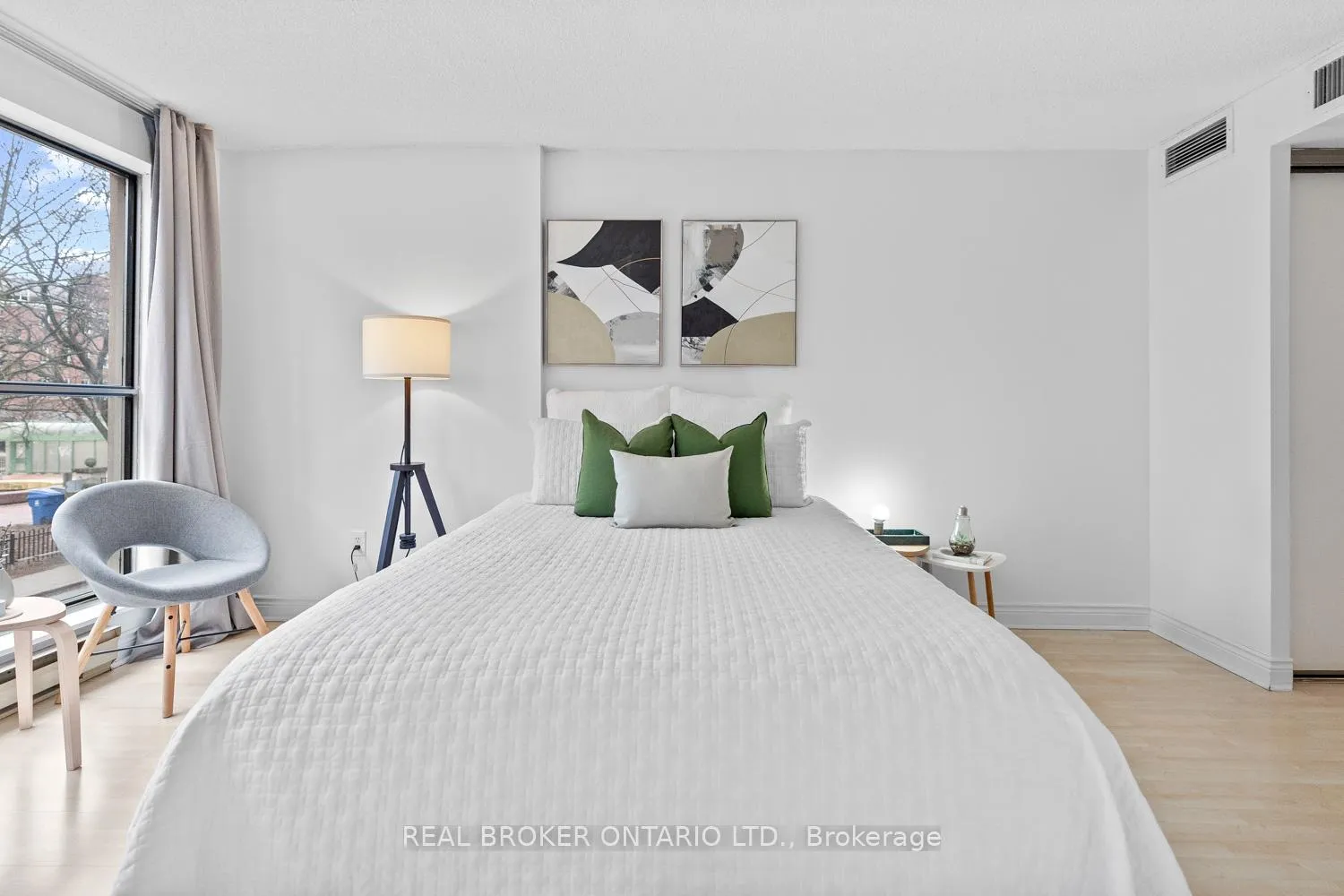 Photo 10 of Unit 223, 65 Scadding Avenue, Toronto, Waterfront Communities — HOMEH