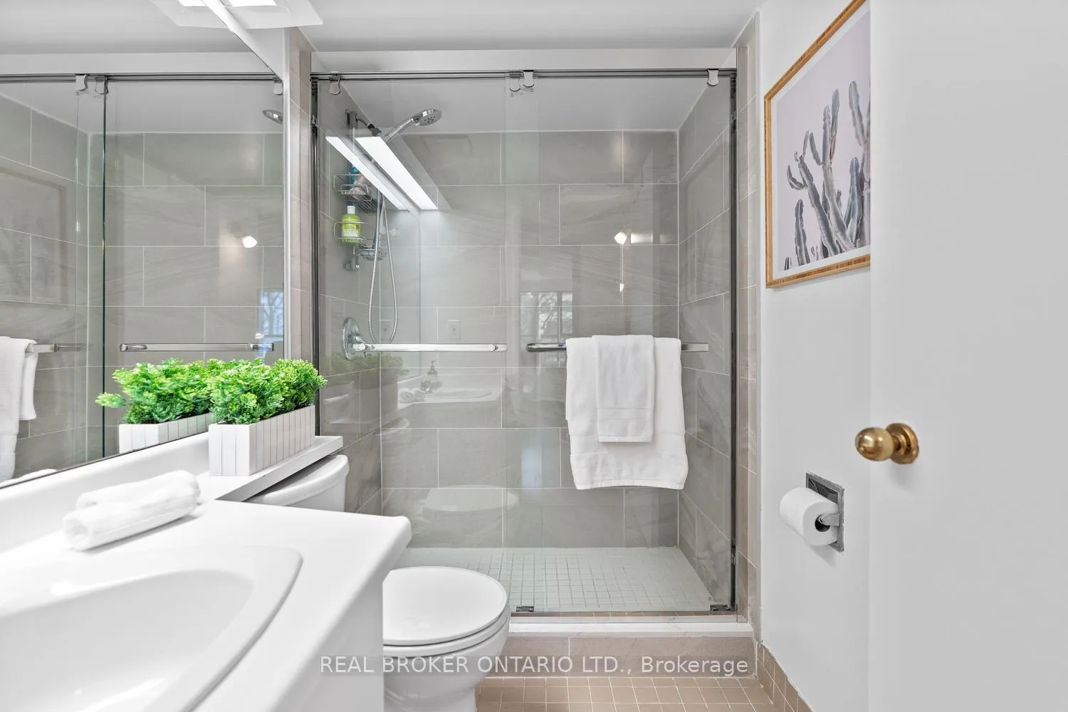 Photo 16 of Unit 223, 65 Scadding Avenue, Toronto, Waterfront Communities — HOMEH