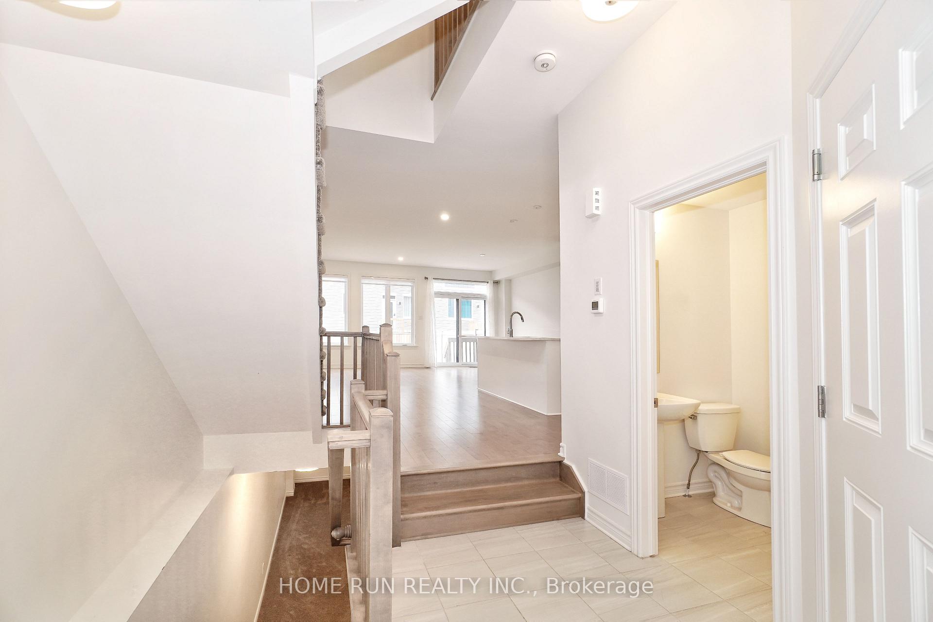 Photo 3 of 517 Sonmarg Crescent, Ottawa, Barrhaven - Half Moon Bay — HOMEH