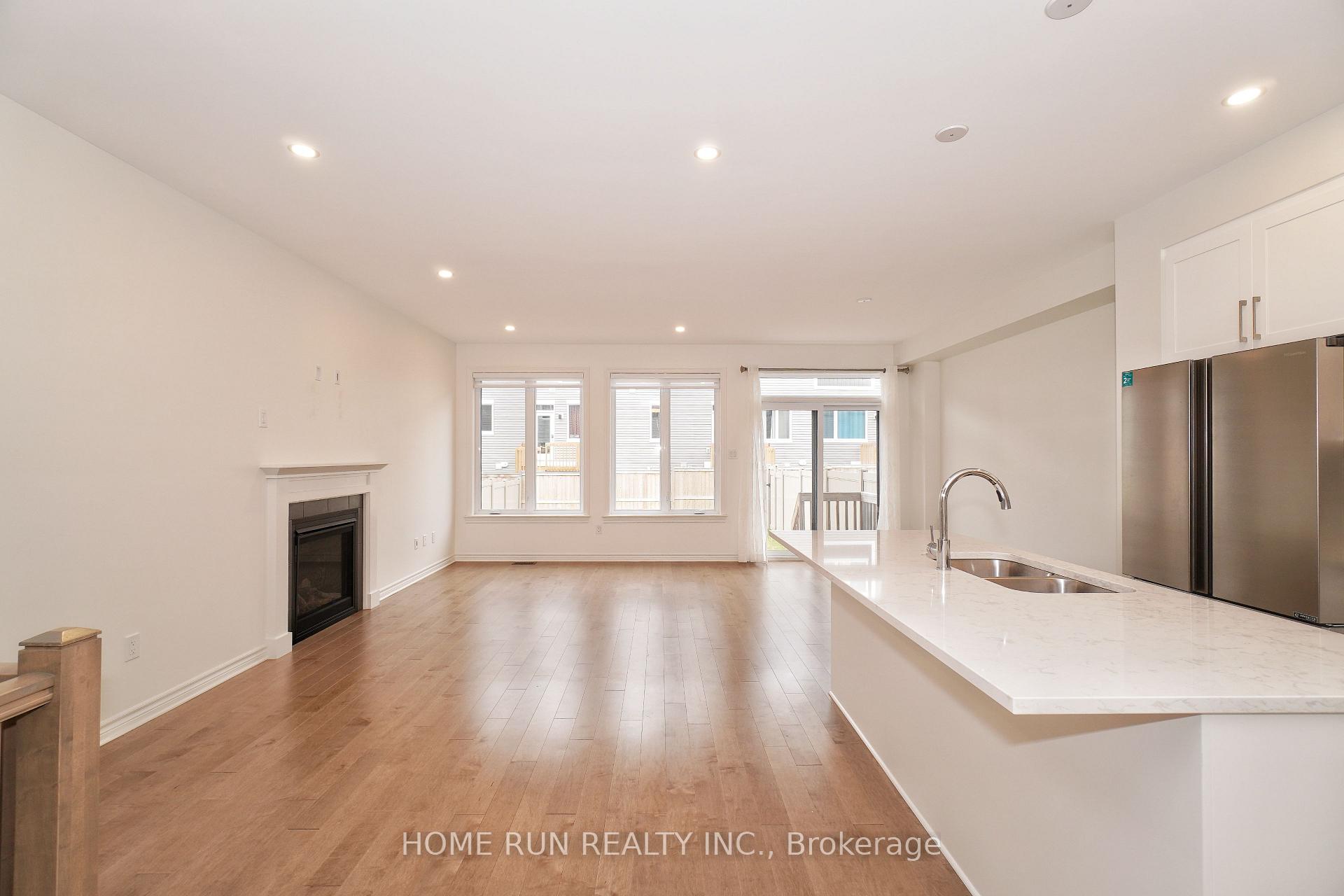 Photo 4 of 517 Sonmarg Crescent, Ottawa, Barrhaven - Half Moon Bay — HOMEH