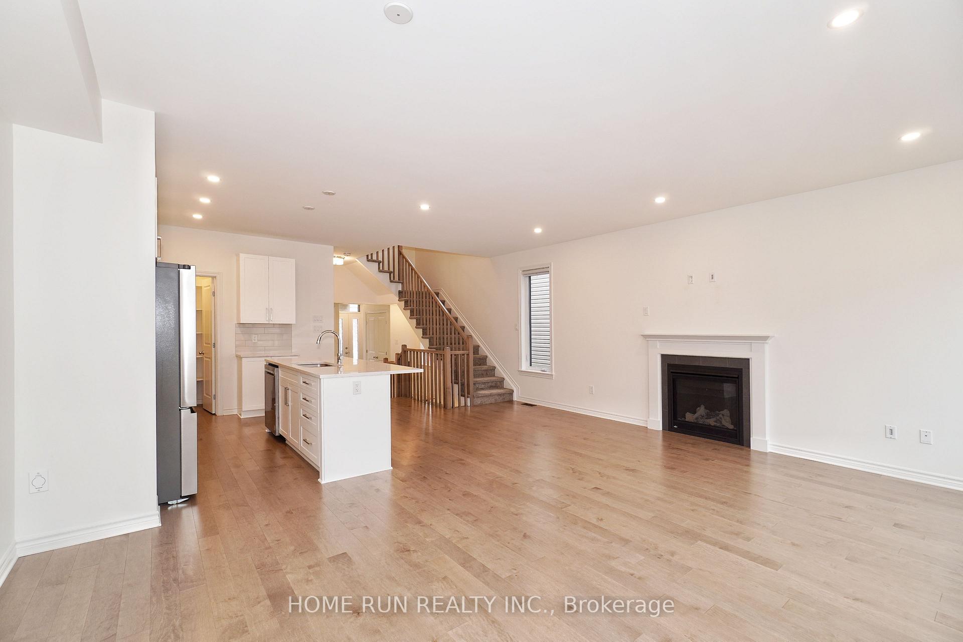 Photo 5 of 517 Sonmarg Crescent, Ottawa, Barrhaven - Half Moon Bay — HOMEH