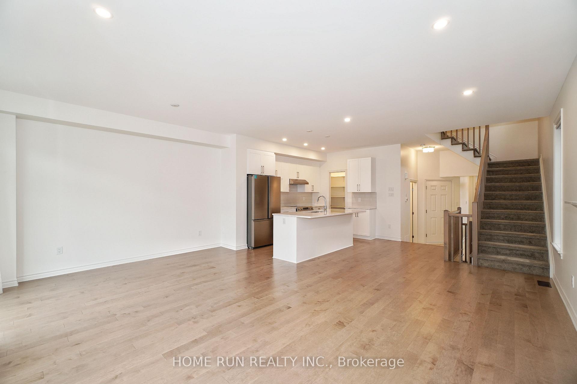Photo 13 of 517 Sonmarg Crescent, Ottawa, Barrhaven - Half Moon Bay — HOMEH
