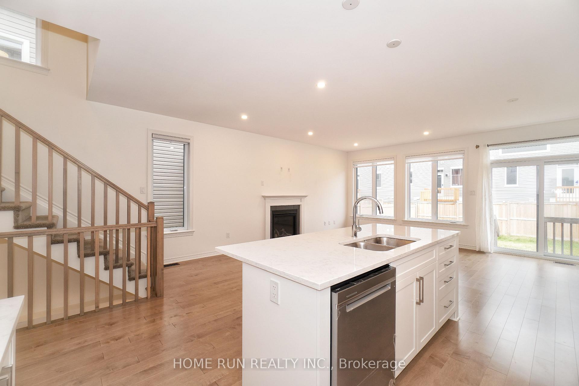 Photo 9 of 517 Sonmarg Crescent, Ottawa, Barrhaven - Half Moon Bay — HOMEH