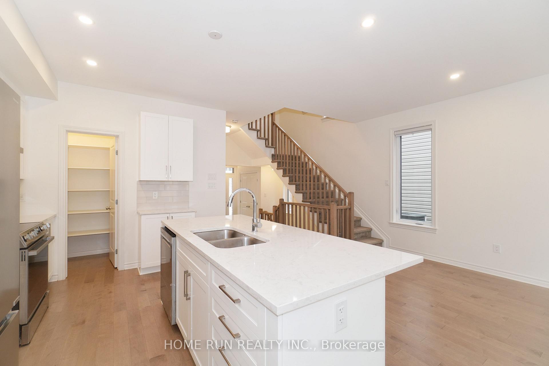 Photo 12 of 517 Sonmarg Crescent, Ottawa, Barrhaven - Half Moon Bay — HOMEH