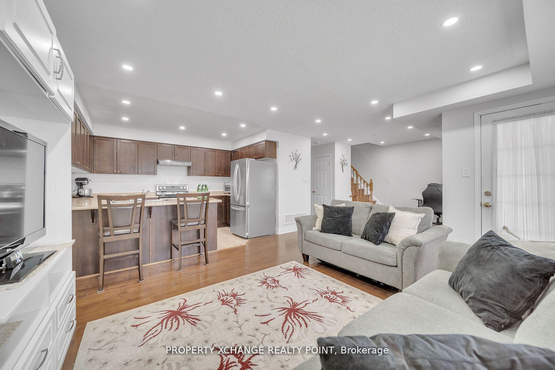 Photo 4 of 107 Chapman Drive, Ajax, Central — HOMEH