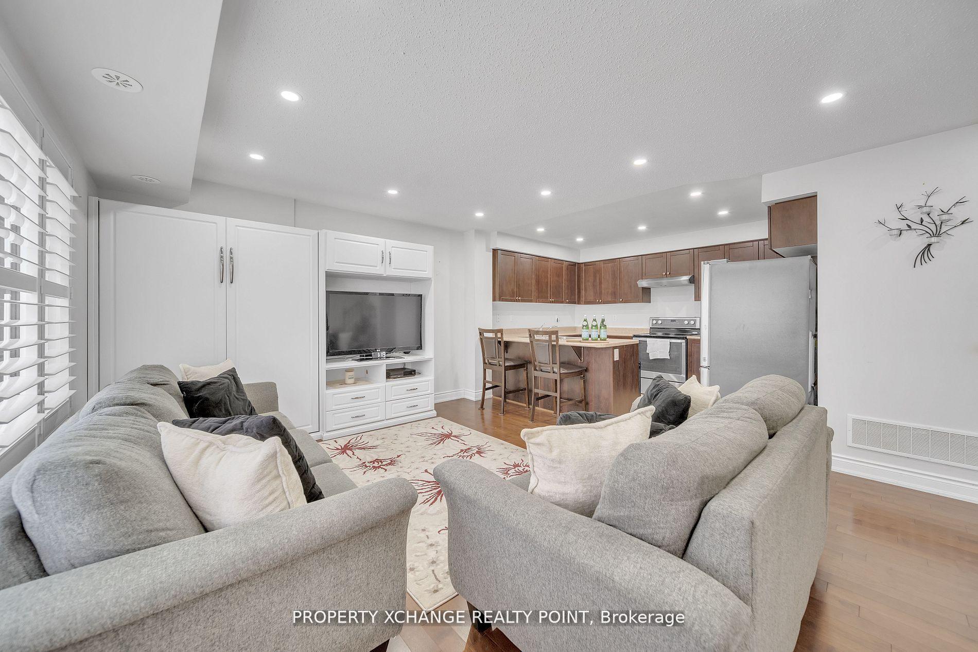 Photo 5 of 107 Chapman Drive, Ajax, Central — HOMEH