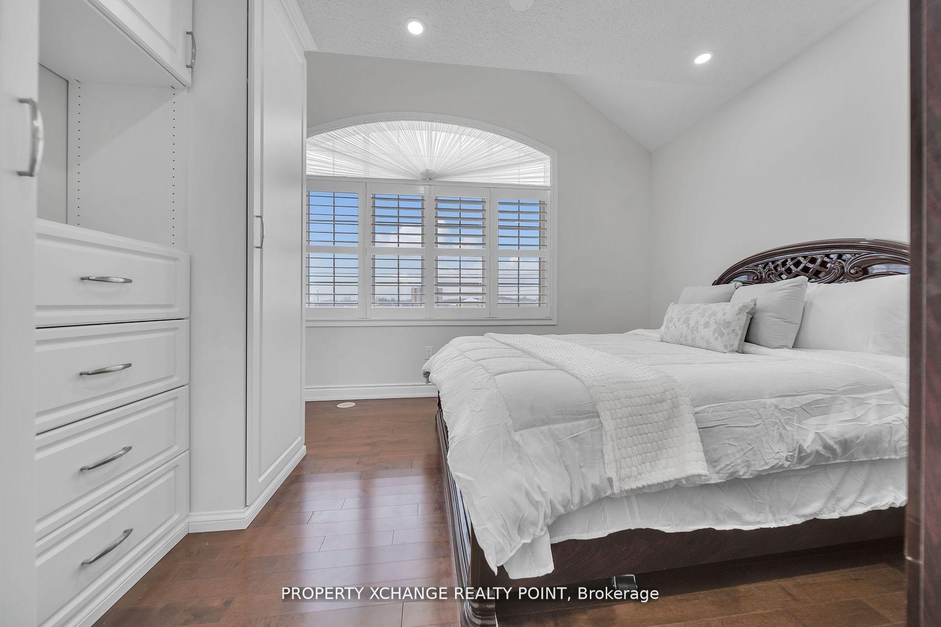 Photo 10 of 107 Chapman Drive, Ajax, Central — HOMEH