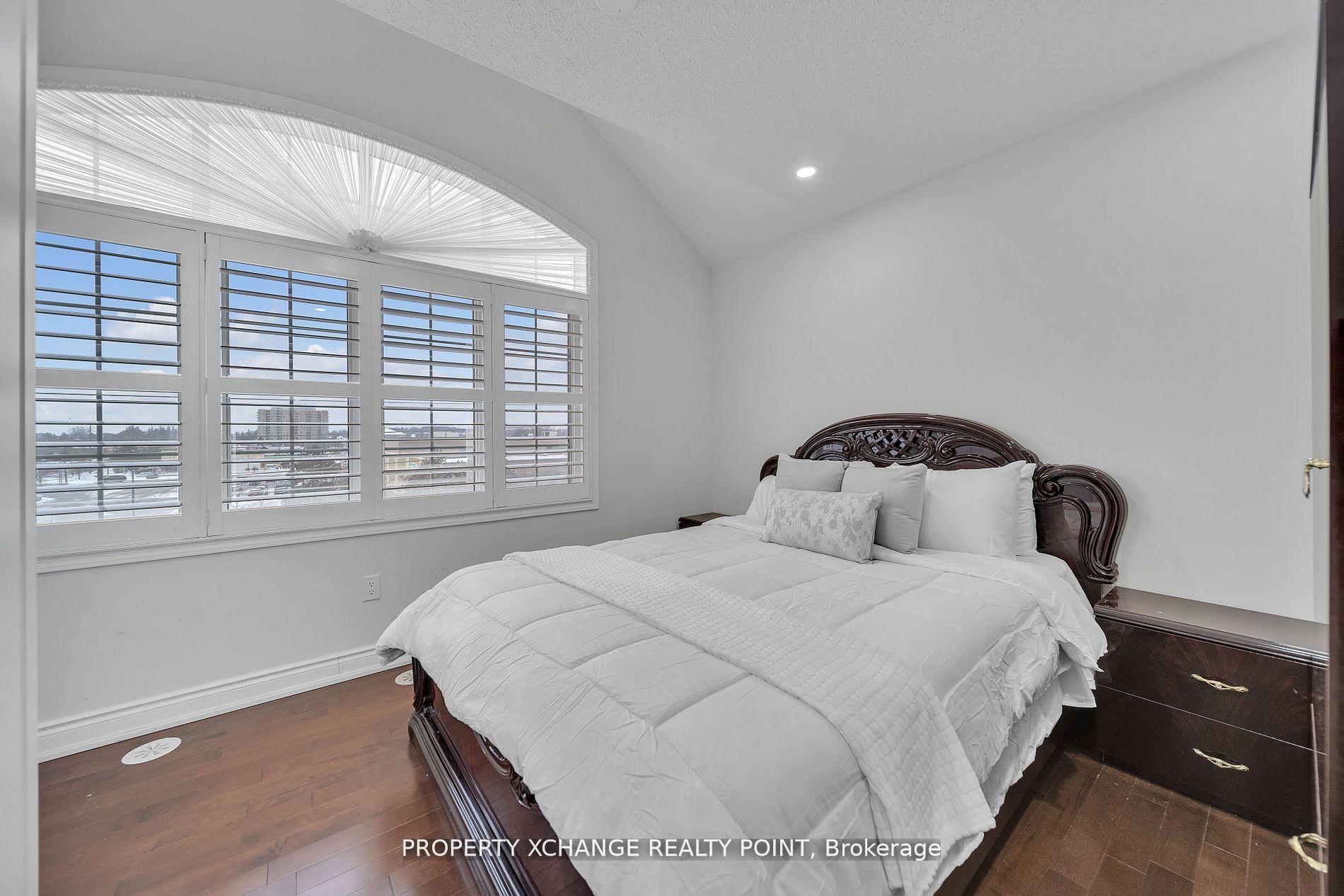 Photo 11 of 107 Chapman Drive, Ajax, Central — HOMEH