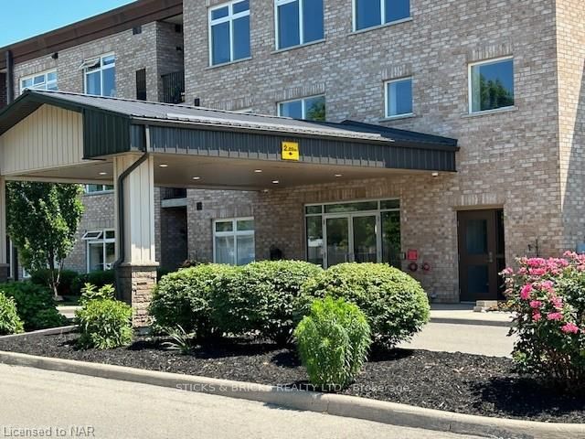 Front of Unit 111, 4644 Pettit Avenue