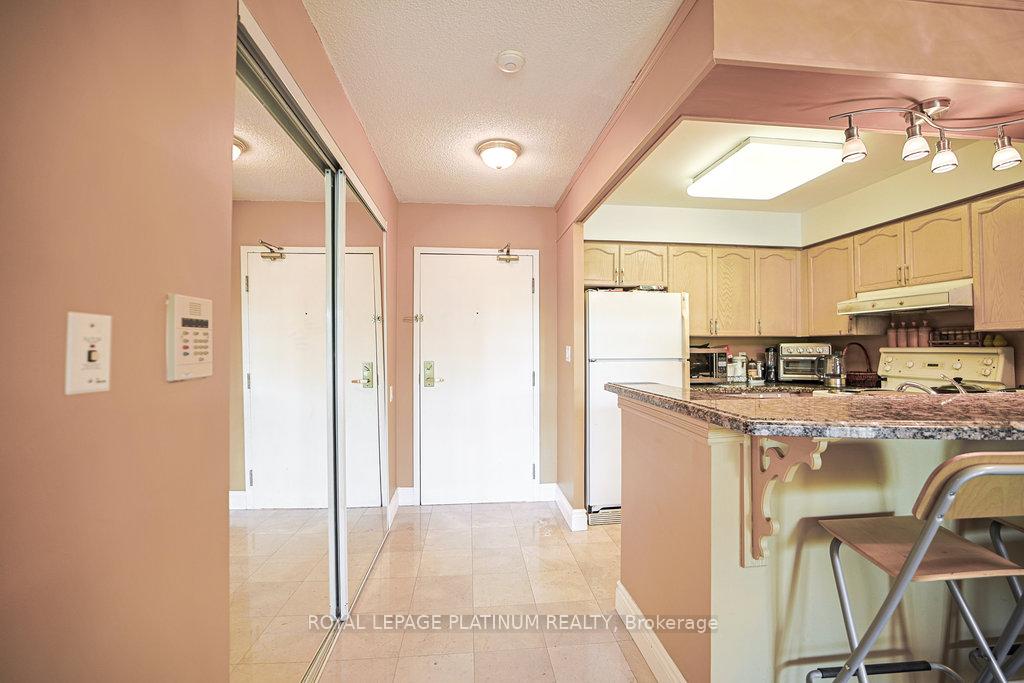 Photo 11 of Unit 410, 5 Emerald Lane, Vaughan, Crestwood-Springfarm-Yorkhill — HOMEH