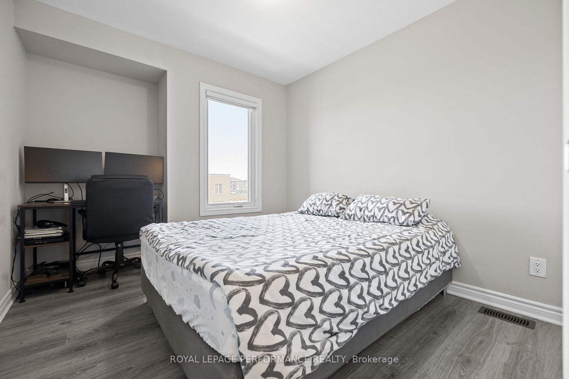 Photo 5 of 818 Mikinak Road, Ottawa, CFB Rockcliffe and Area — HOMEH