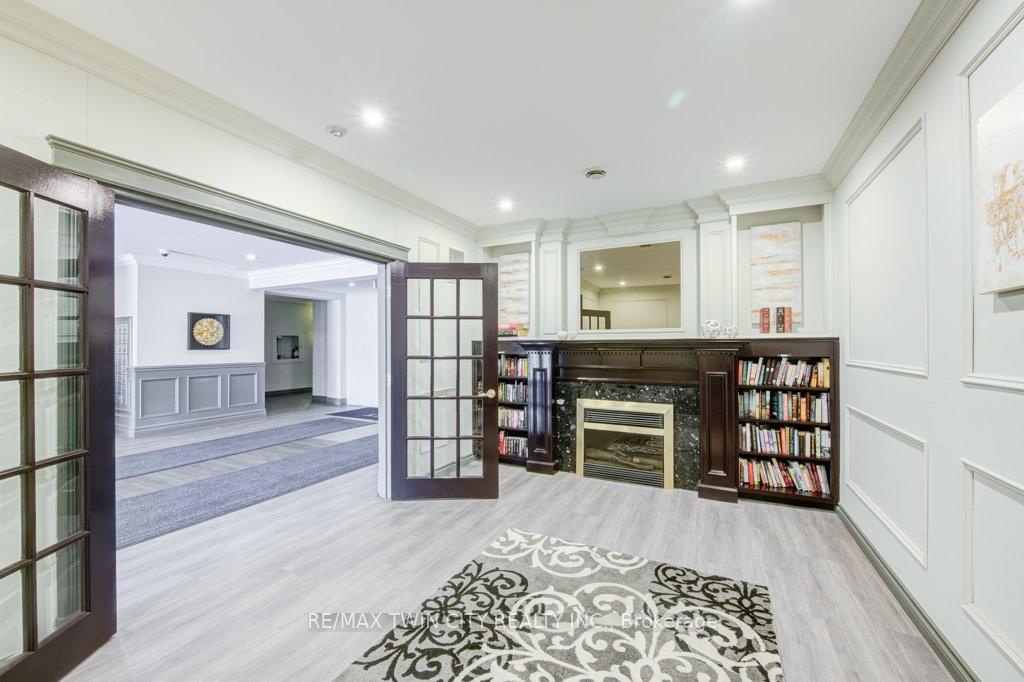 Photo 7 of Unit 1001, 255 Keats Way, Waterloo — HOMEH