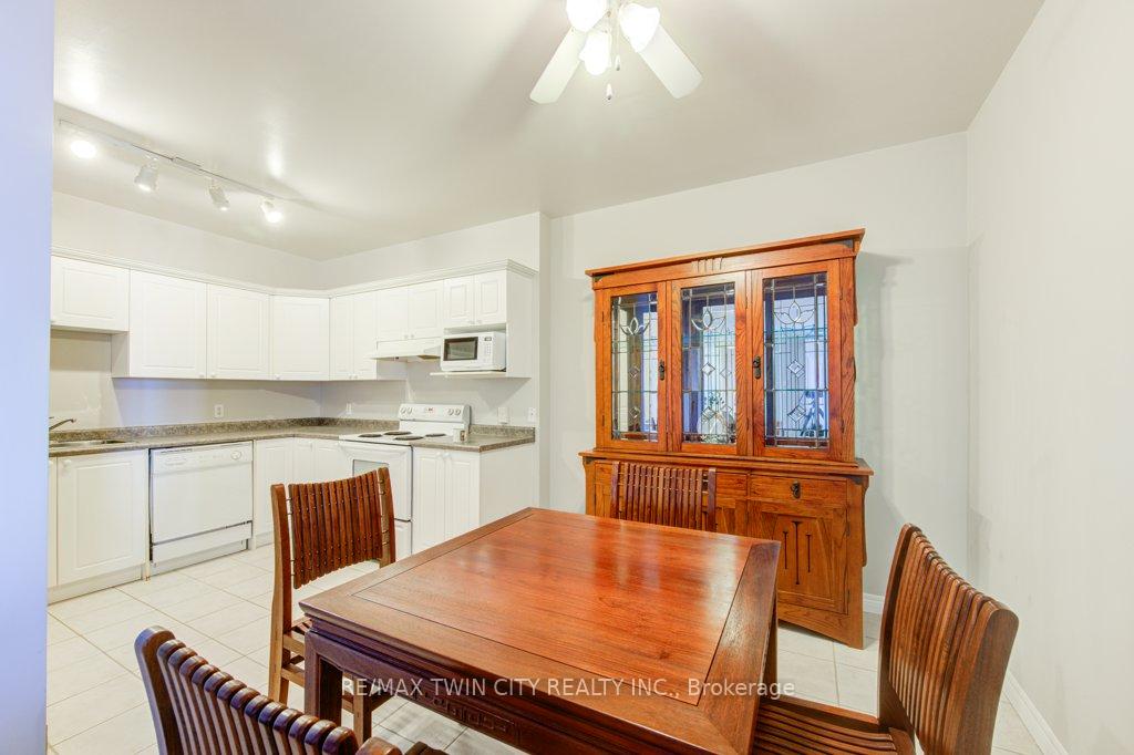 Photo 14 of Unit 1001, 255 Keats Way, Waterloo — HOMEH