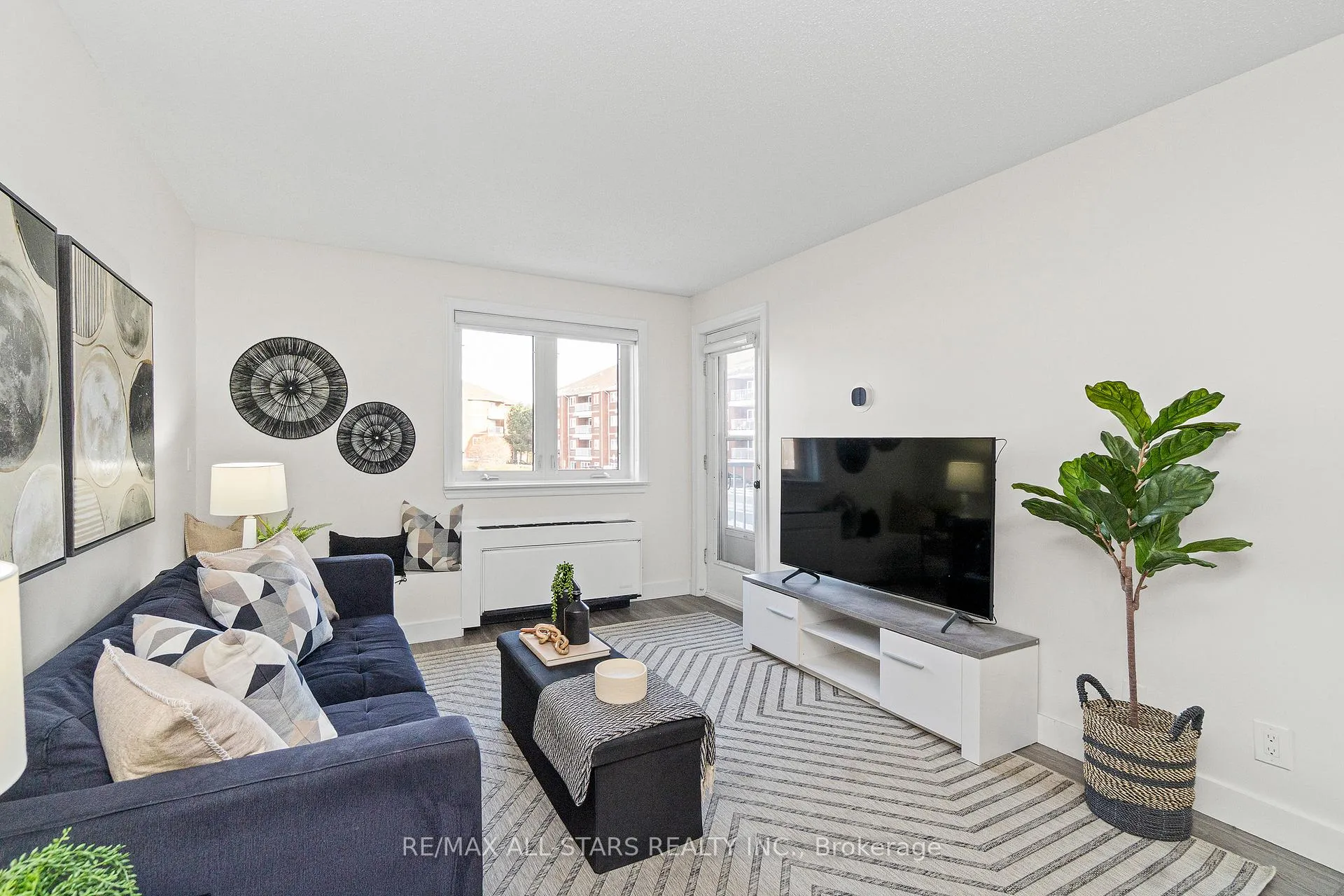 Photo 8 of Unit 211, 191 Lake Driveway, Ajax, South West — HOMEH