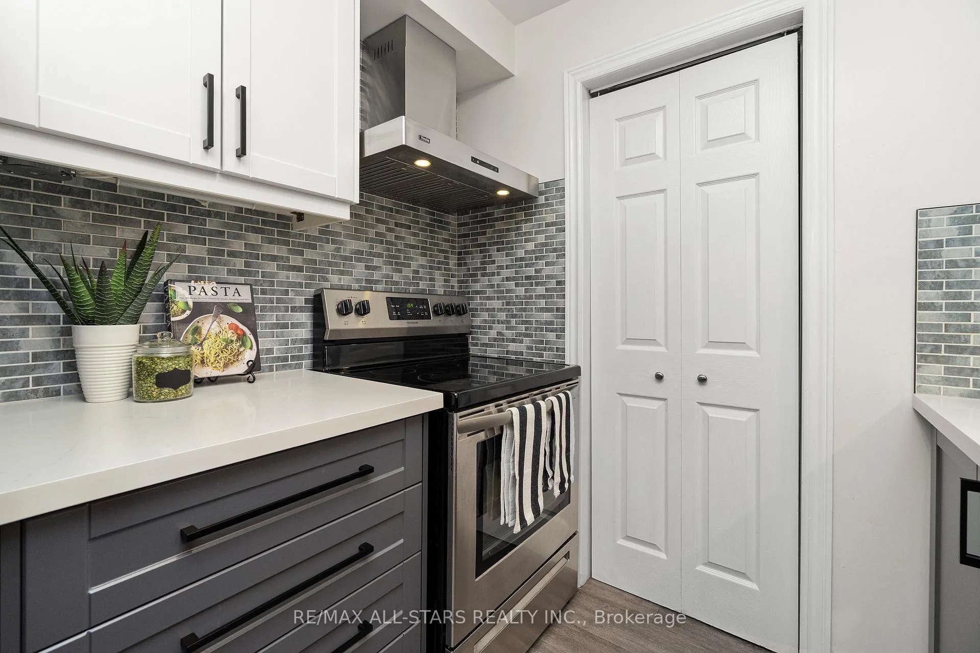 Photo 17 of Unit 211, 191 Lake Driveway, Ajax, South West — HOMEH