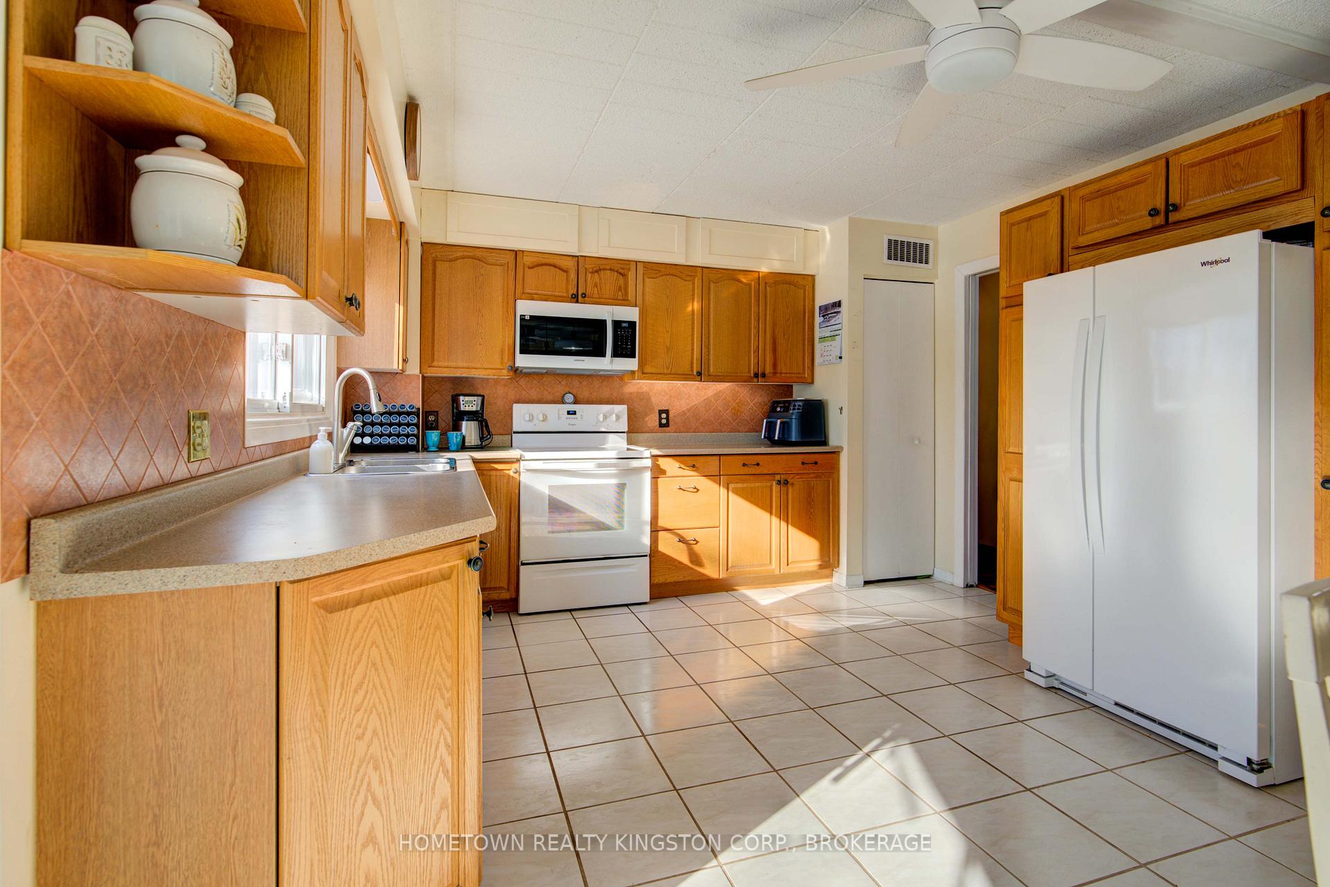Photo 16 of Unit 6, 4427 Bath Road, Loyalist, Amherstview — HOMEH