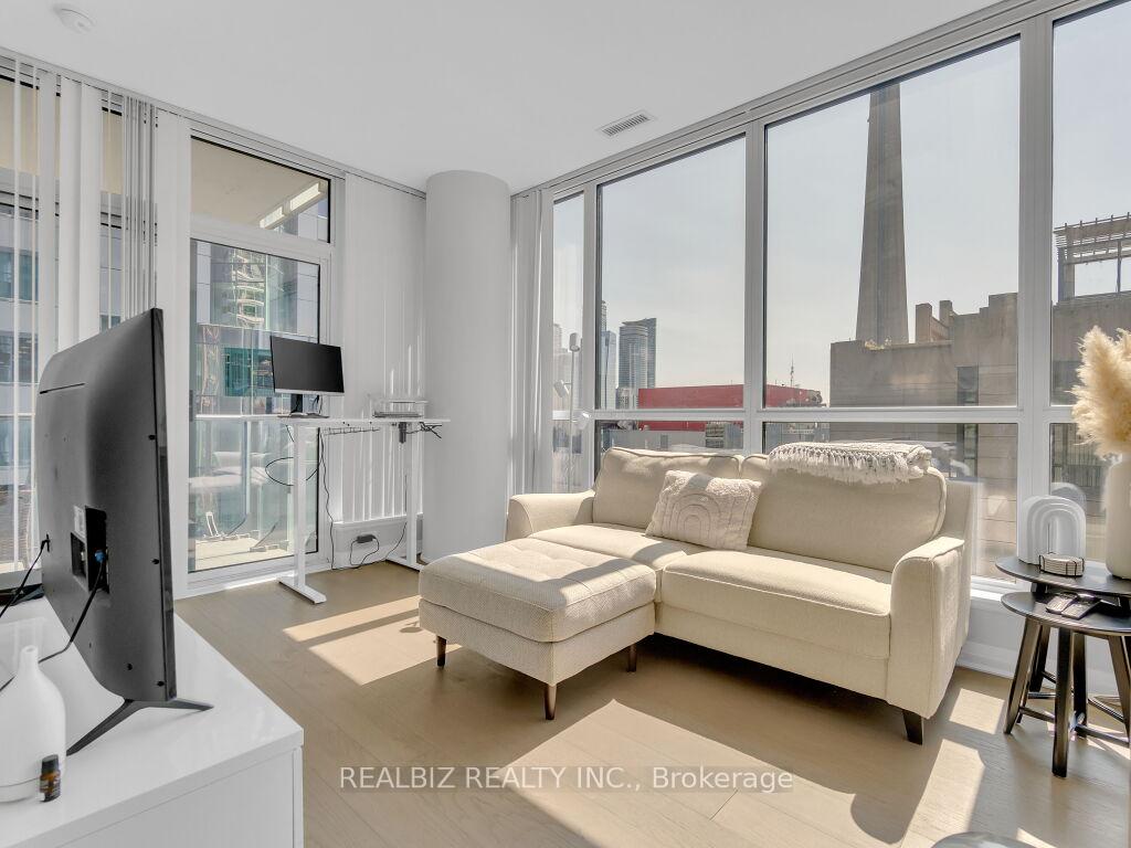Photo 6 of Unit 1905, 8 Mercer Street, Toronto, Waterfront Communities — HOMEH
