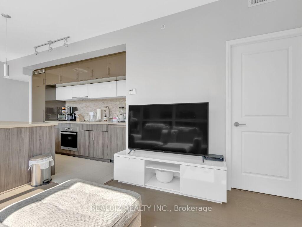 Photo 8 of Unit 1905, 8 Mercer Street, Toronto, Waterfront Communities — HOMEH