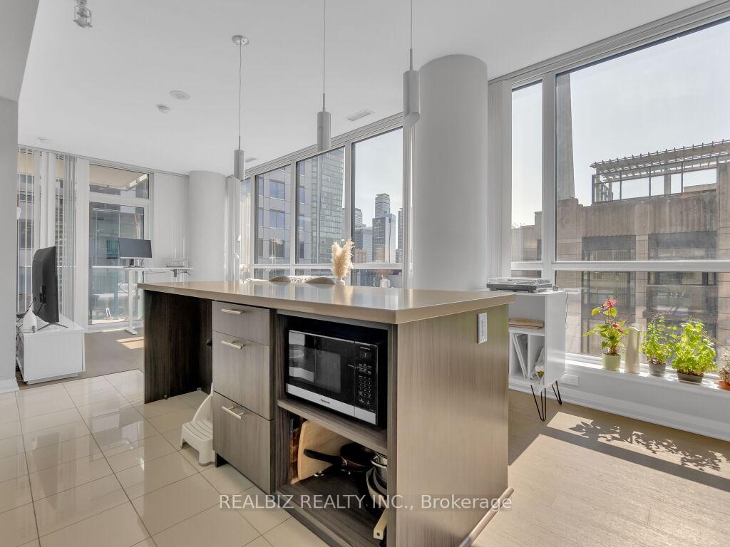 Photo 9 of Unit 1905, 8 Mercer Street, Toronto, Waterfront Communities — HOMEH