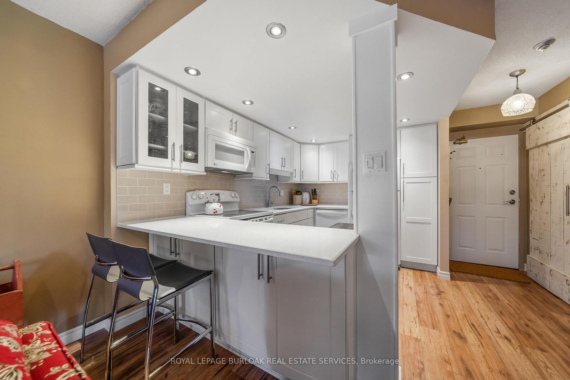 Front of Unit 204, 1270 Maple Crossing Boulevard