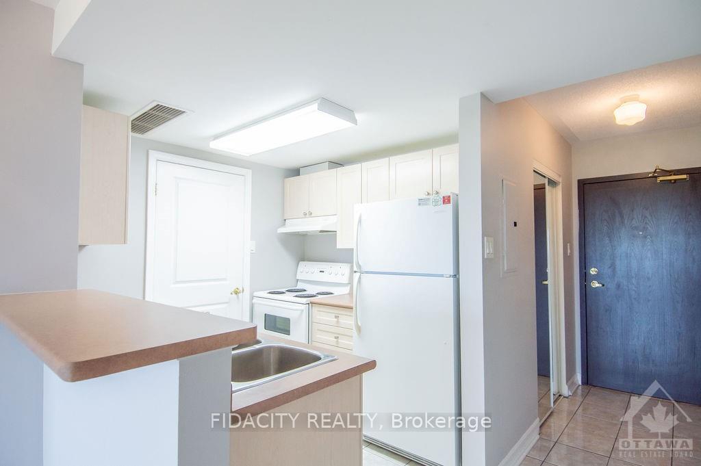 Photo 3 of Unit 9J, 310 Central Park Drive, Ottawa, Central Park — HOMEH