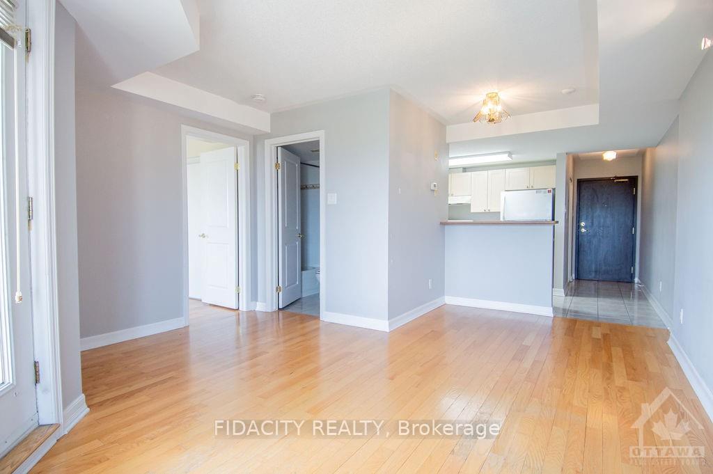 Photo 5 of Unit 9J, 310 Central Park Drive, Ottawa, Central Park — HOMEH